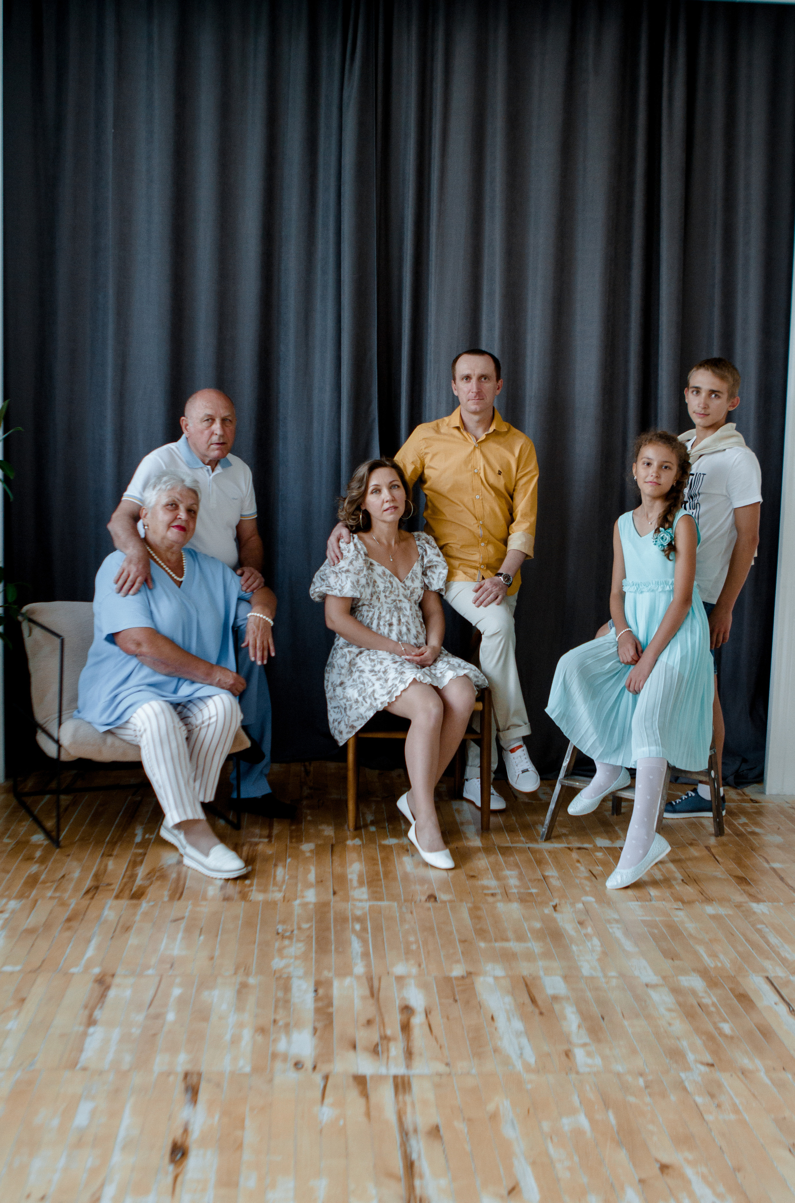 Семейная фотосессия в студии. Свадебный и семейный фотограф Ибрагимова Мария из Екатеринбурга