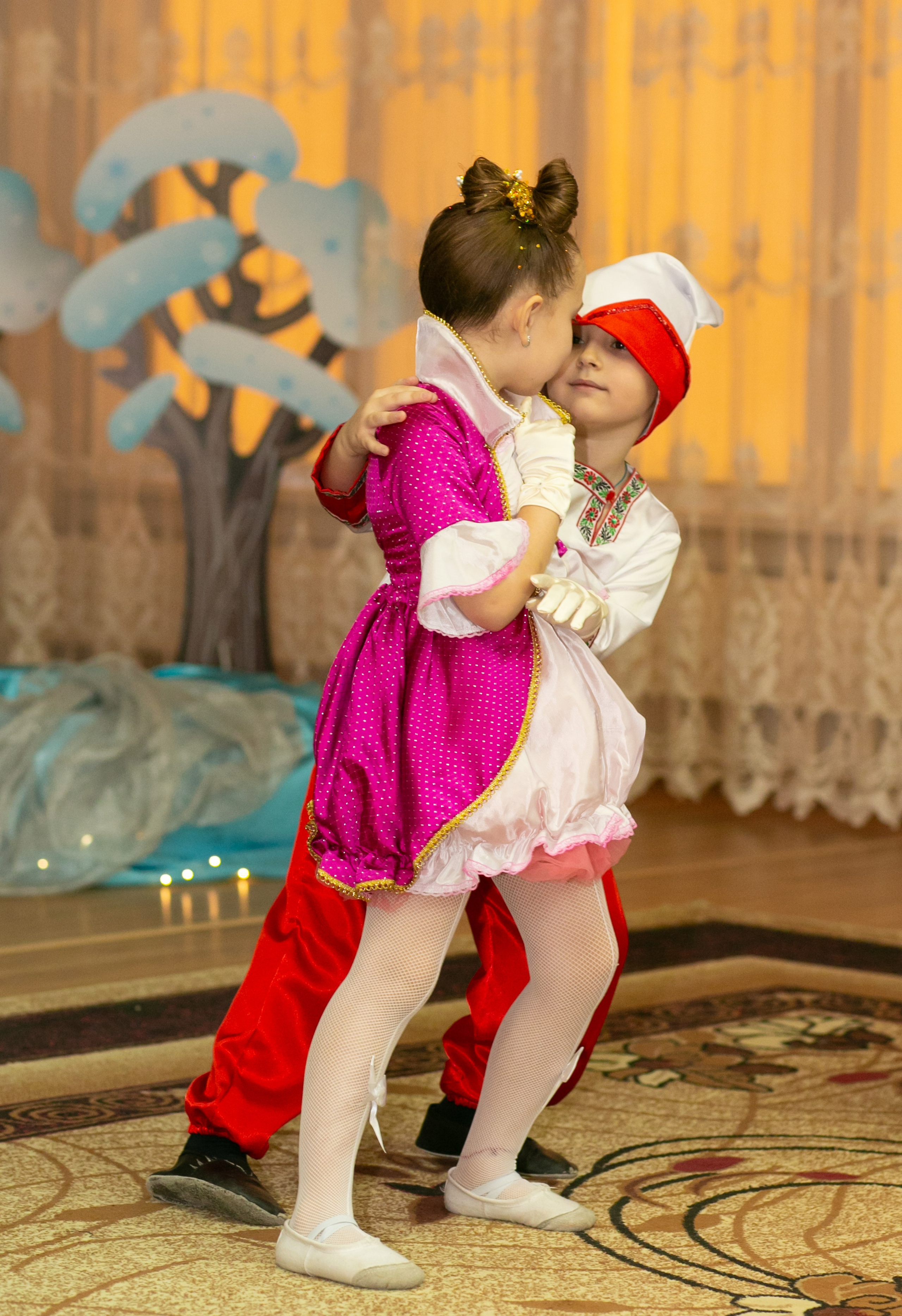 Выпускные и Утренники. Фотограф новорожденных и семейный фотограф НСО г. Бердск Марина Львова