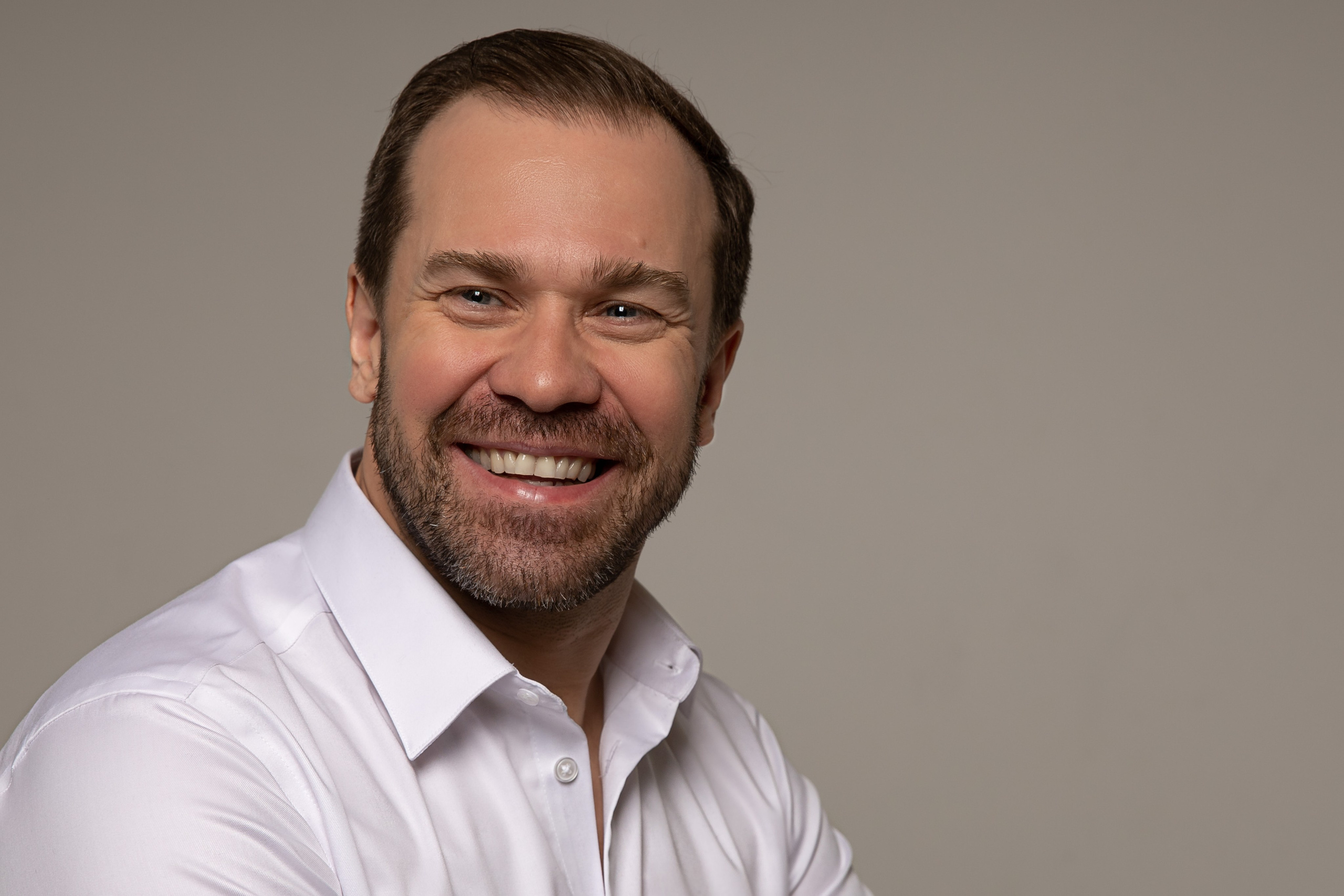 Актёрское портфолио. ФОТОГРАФ РАДОСТИ Фотосессия в студии СПб. Портретный фотограф — Юрий Торлопов