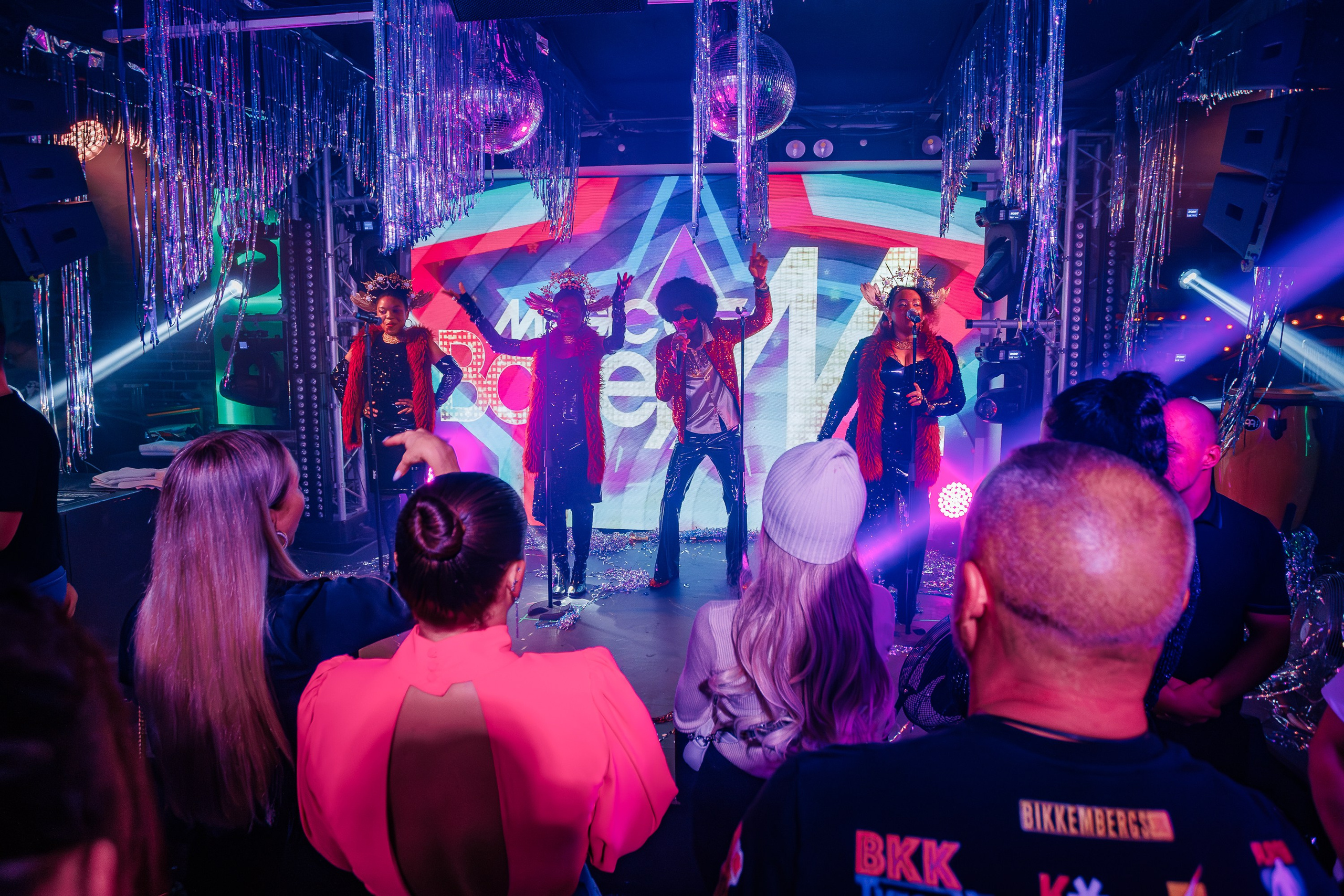 «Magic of BONEY`M «_Чайка на пляже_Ялта_06.12.2025 г. Аминов Руслан | Фотограф