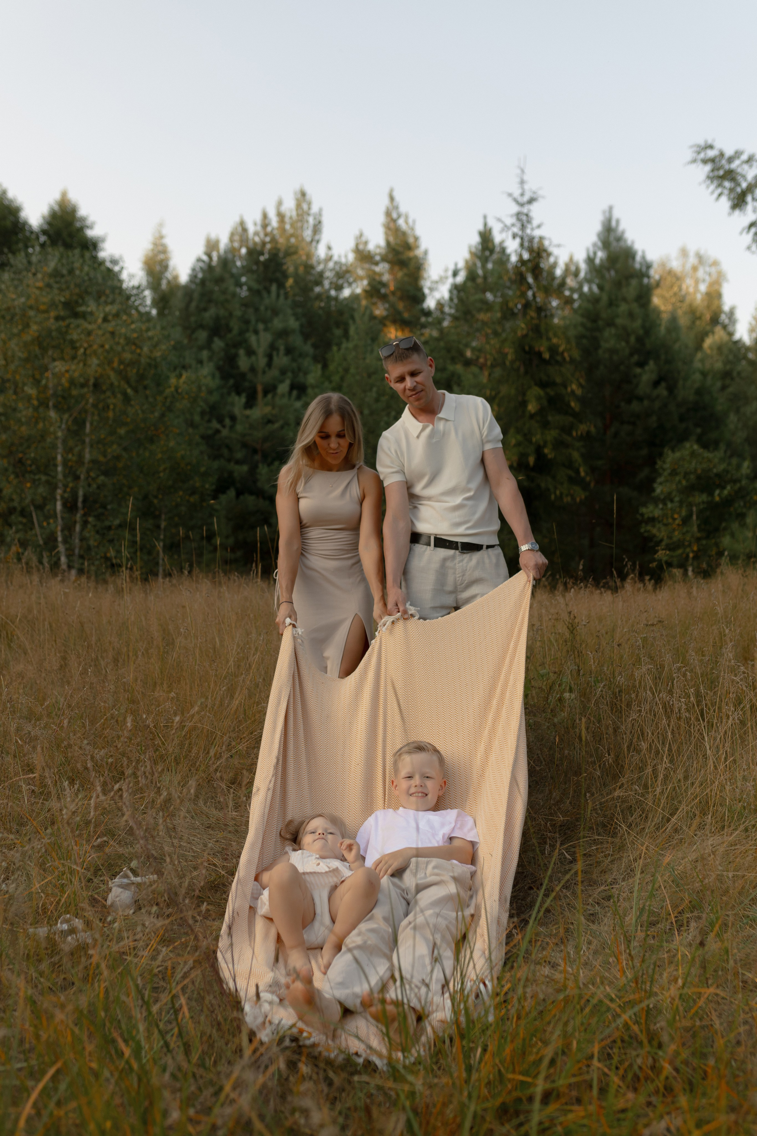 Алексей, Мария, Ваня и Варя. Фотограф Татьяна Семенова