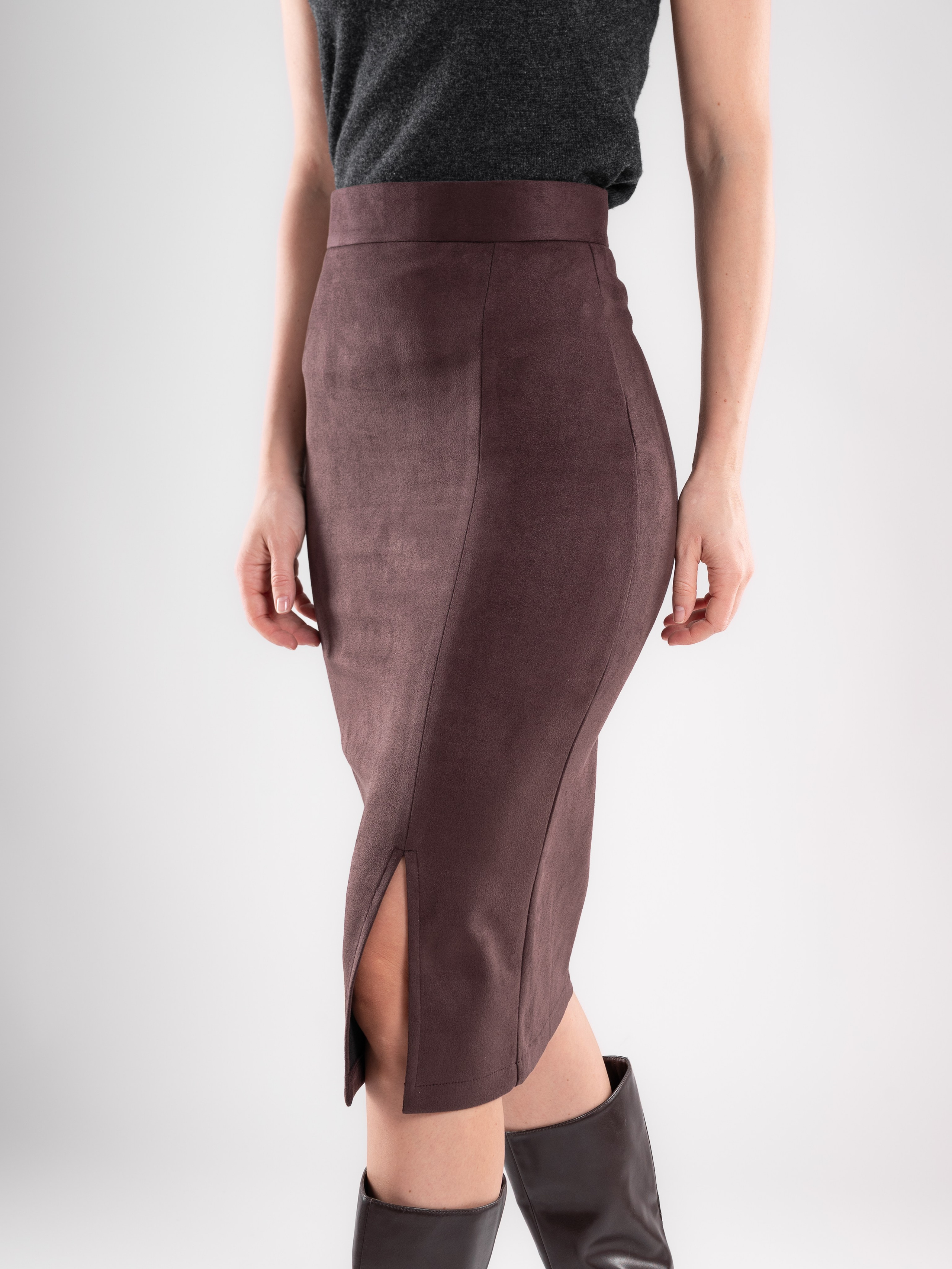 Замшевые юбки серия 1. Предметный фотограф, фото для маркетплейсов Пятигорск, КМВ