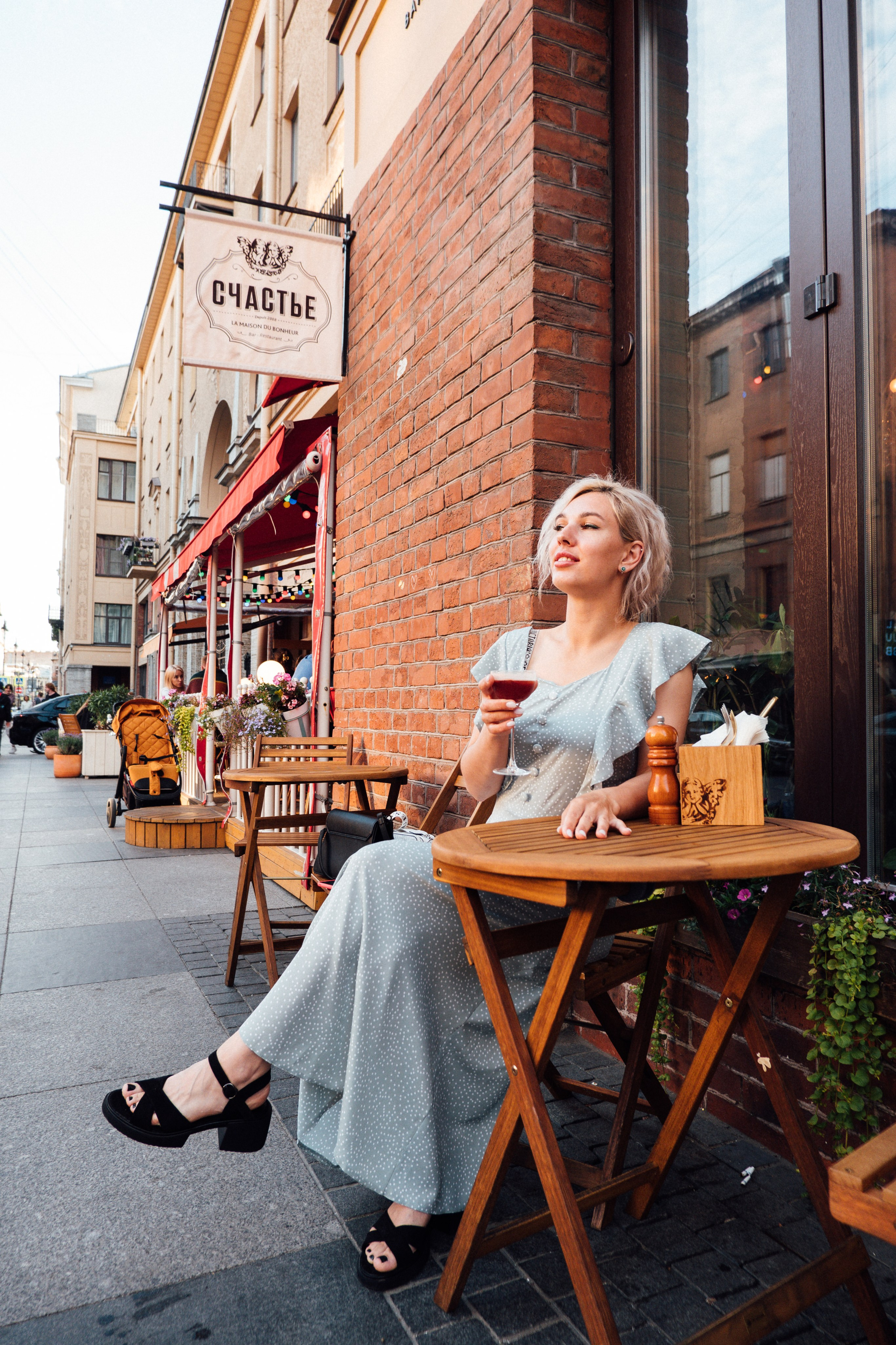 Встреча подруг. Репортажный фотограф в Санкт-Петербурге. Фотограф на мероприятие в СПБ