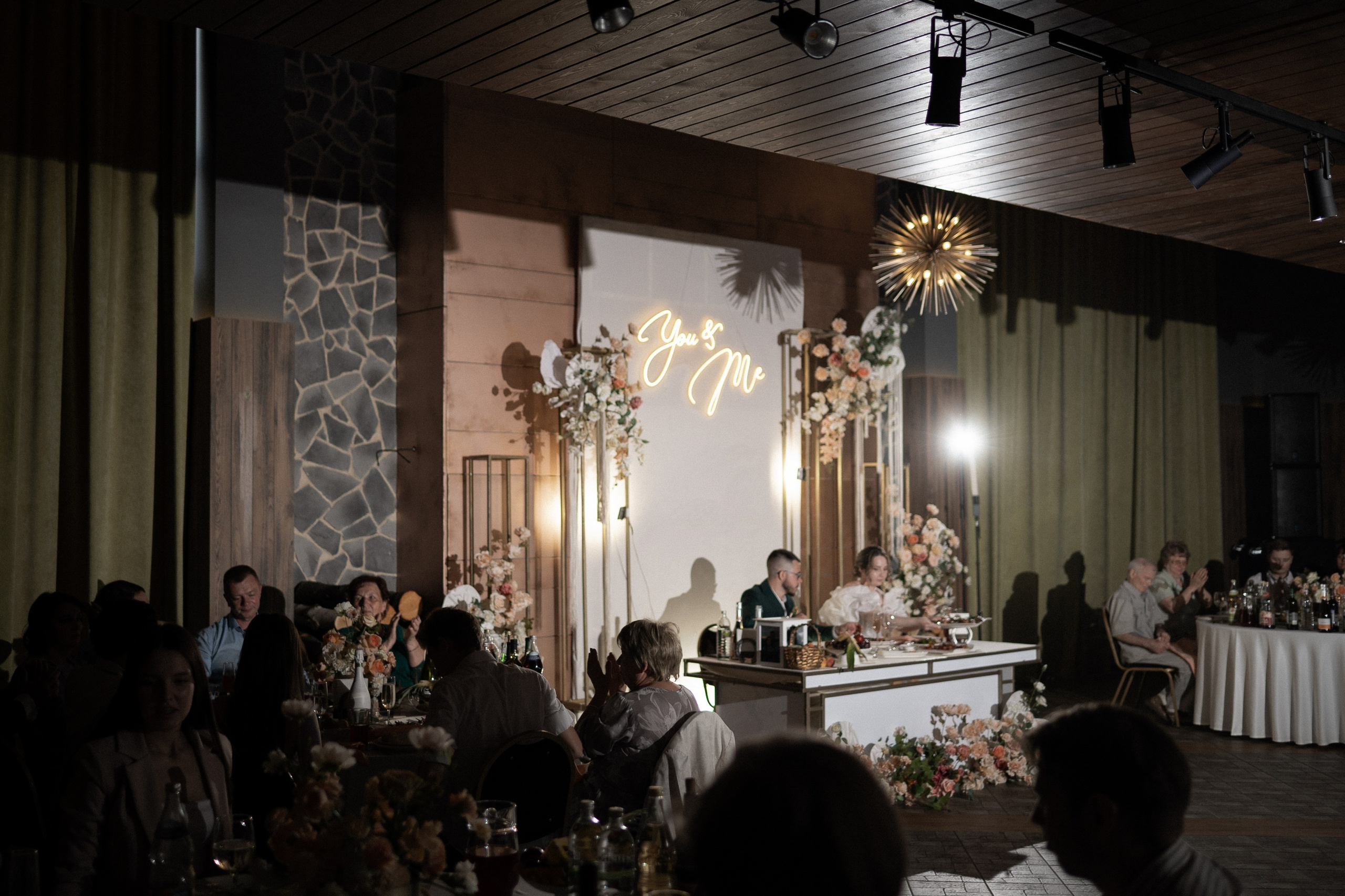 Свадебное торжество в ресторане «За Поводом». Ярослава Ерина — свадебный фотограф в Москве