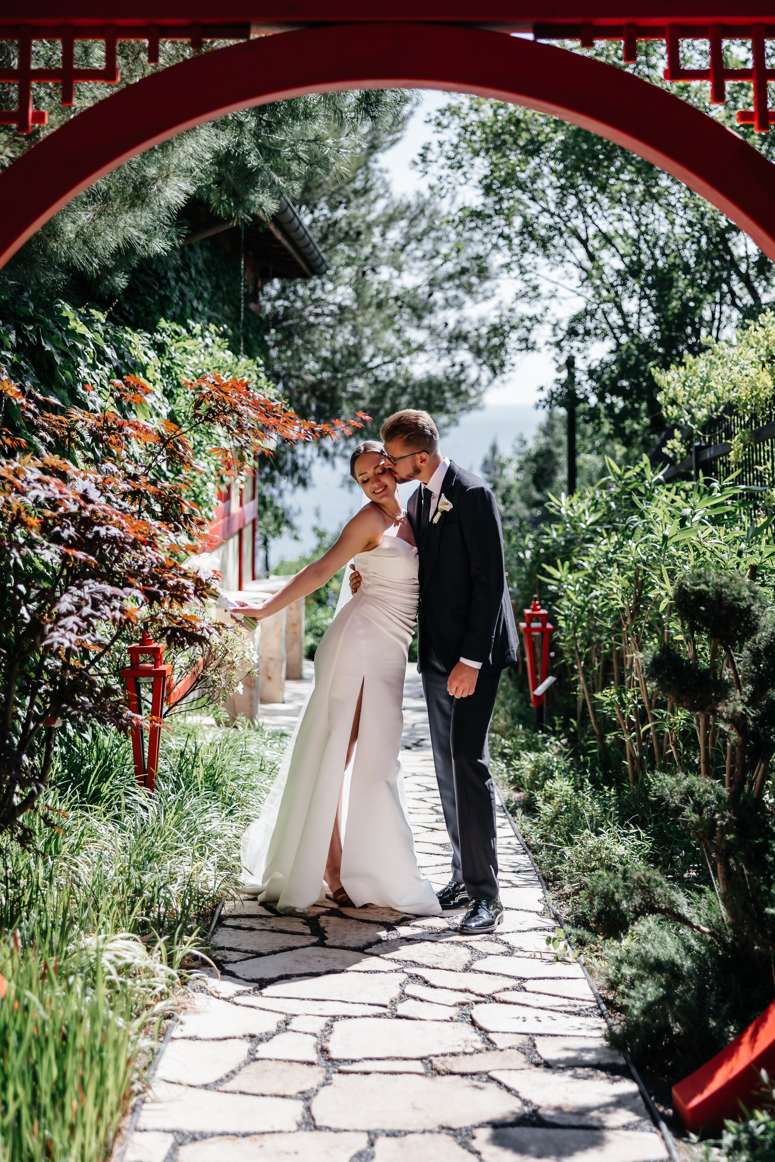 Анонс свадьбы Иры и Никиты. Прогулка в отеле Крымский Бриз. Свадебный фотограф в Крыму и Севастополе Ольга Баскакова