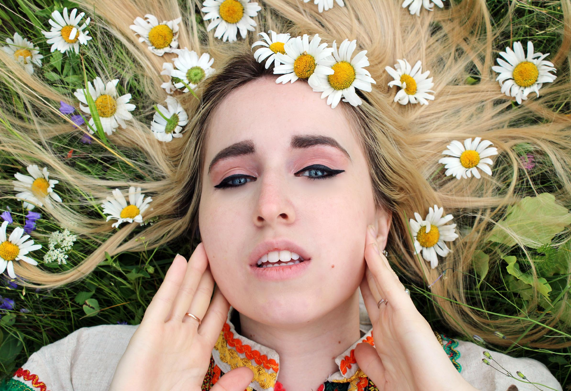 Вино из ромашек. Md: Валентина. Фотограф в Санкт-Петербурге Малов Владимир