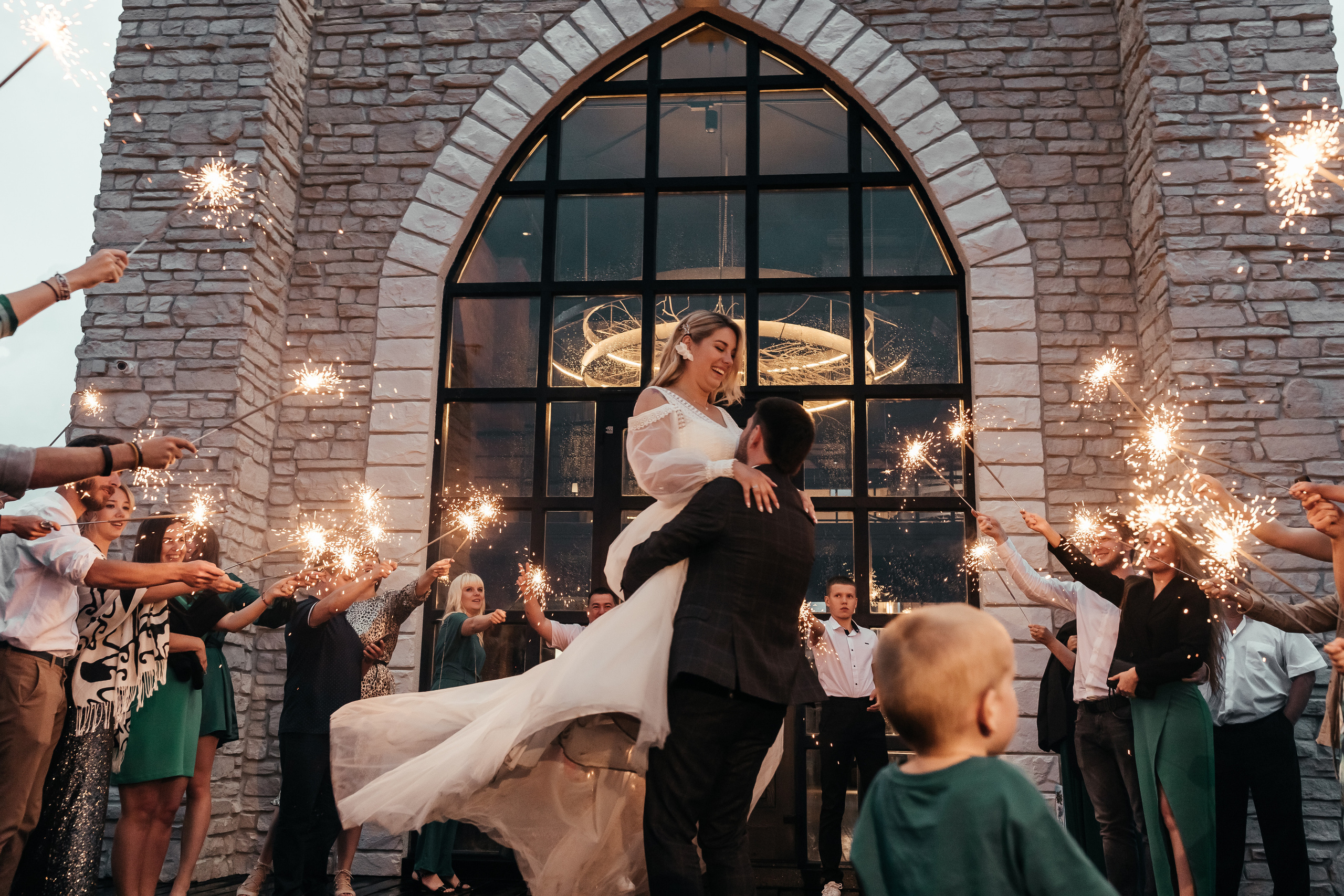 Бенгальские огни на свадьбе в Красноярске