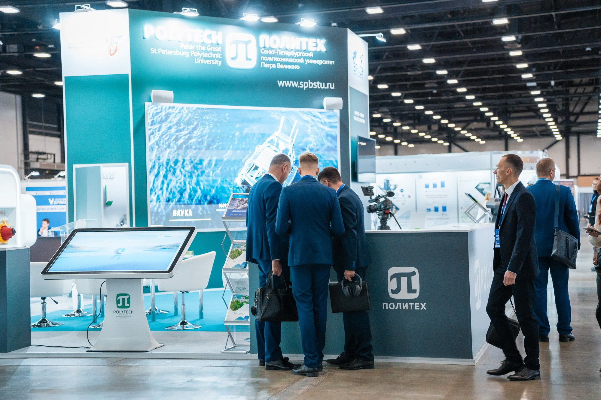 V ММФ БРИКС+ 2023. Фотограф Сергей Лукьяненко