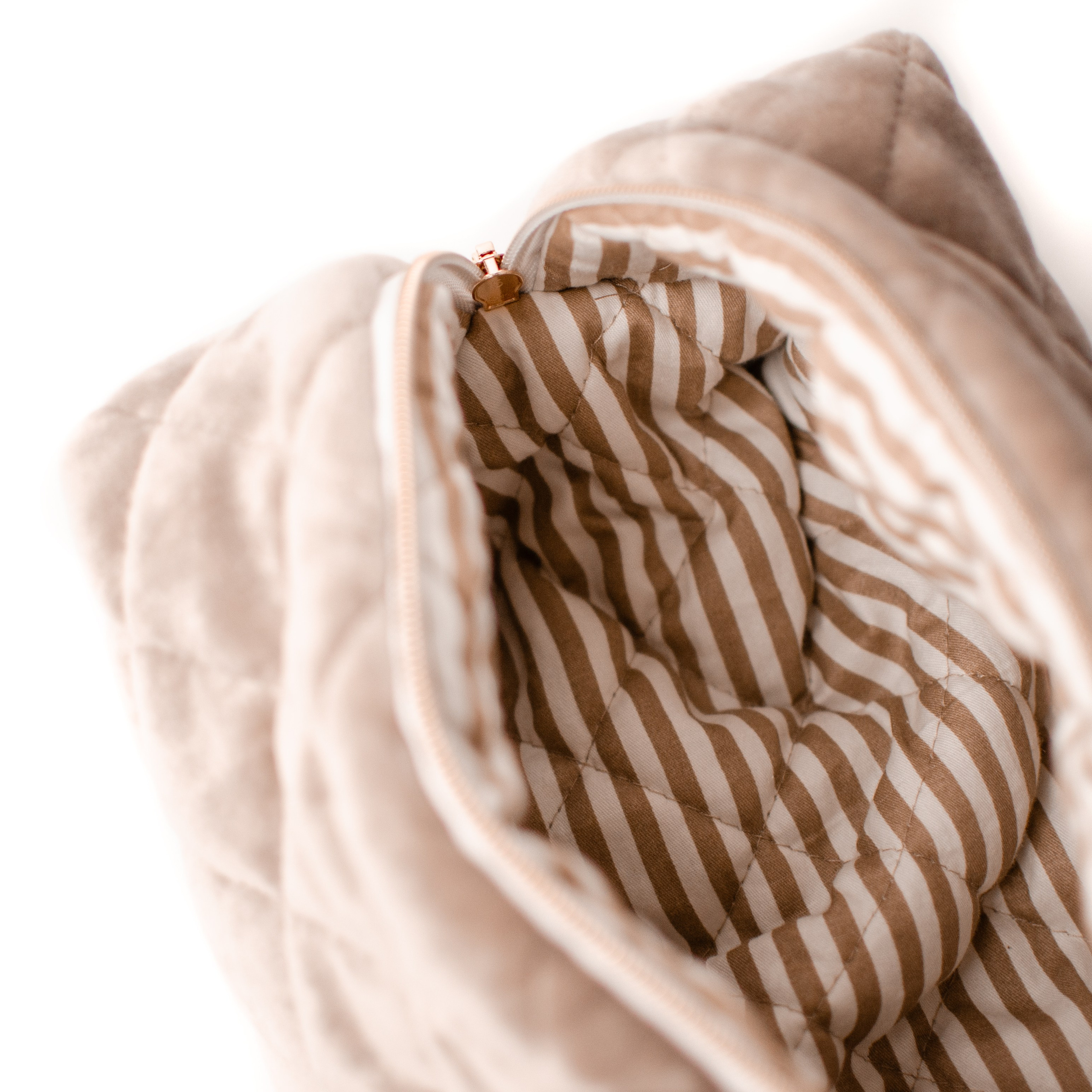 Косметички для Золотого Яблока. Женский и предметный фотограф в Уфе Анастасия Настоечка