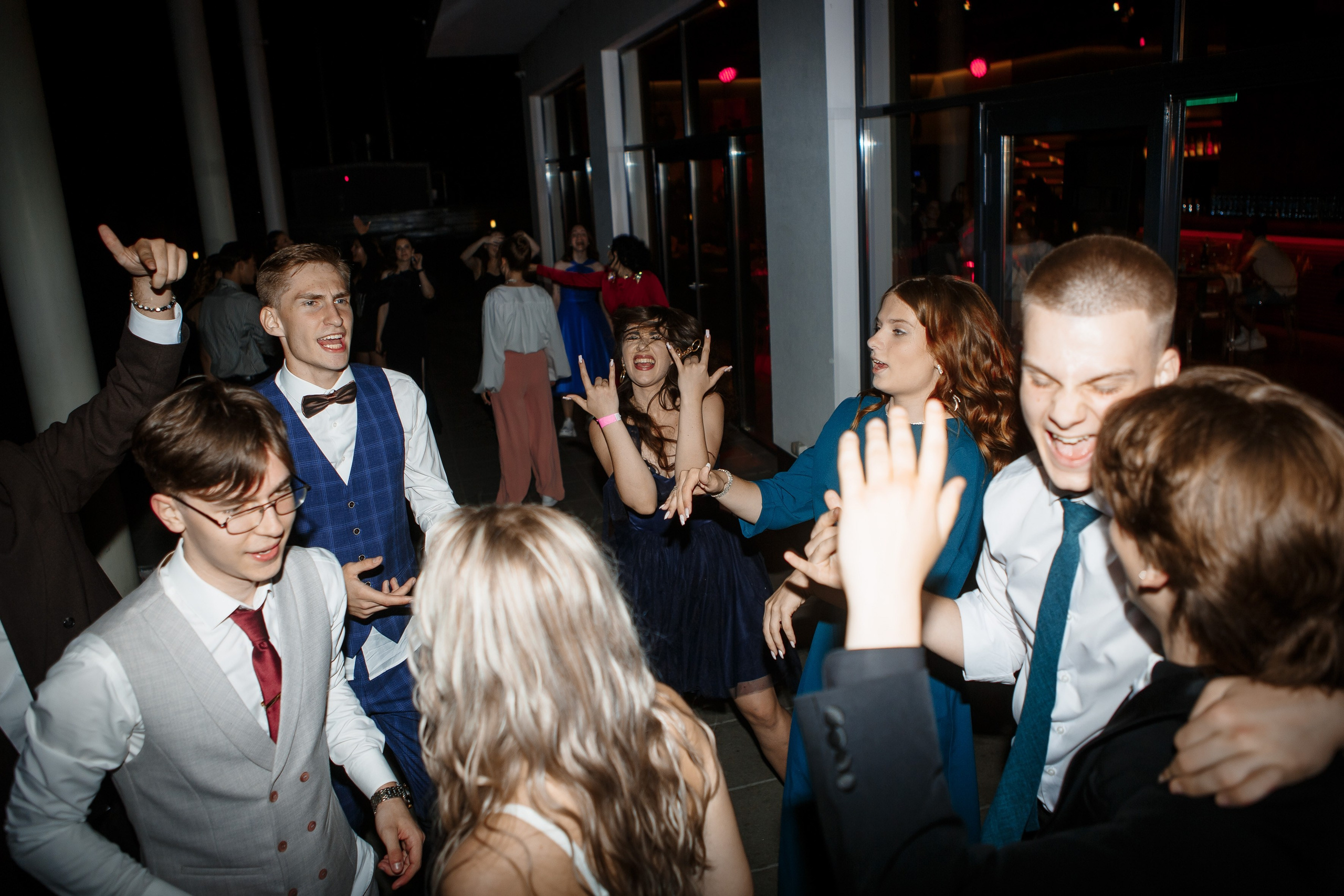 Выпускной Гимназия 12 2024 OpenHouse. Свадебный и портретный Фотограф в Липецке Дмитрий Котюков