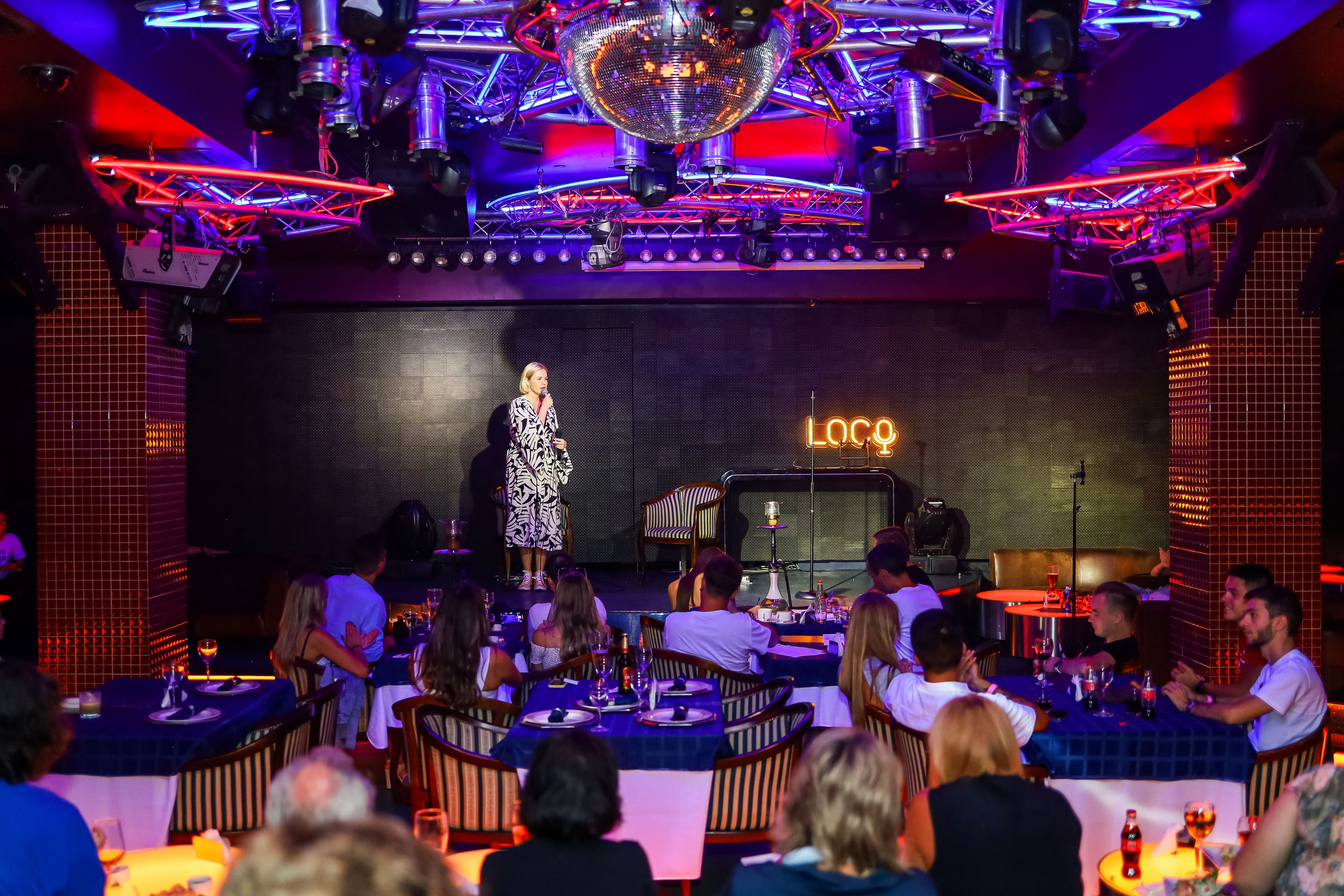 Стендап в Планете. Свадебный, семейный и детский фотограф в Калининграде Елена Кравцова