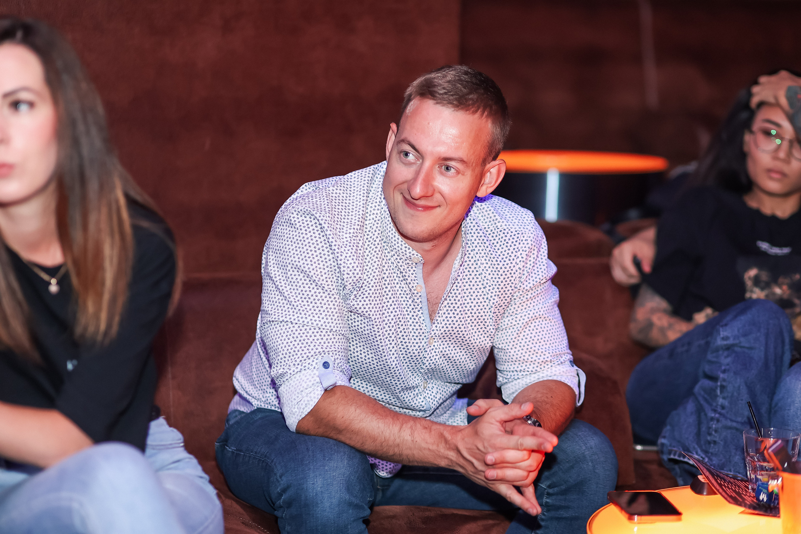 Стендап в Планете. Свадебный, семейный и детский фотограф в Калининграде Елена Кравцова