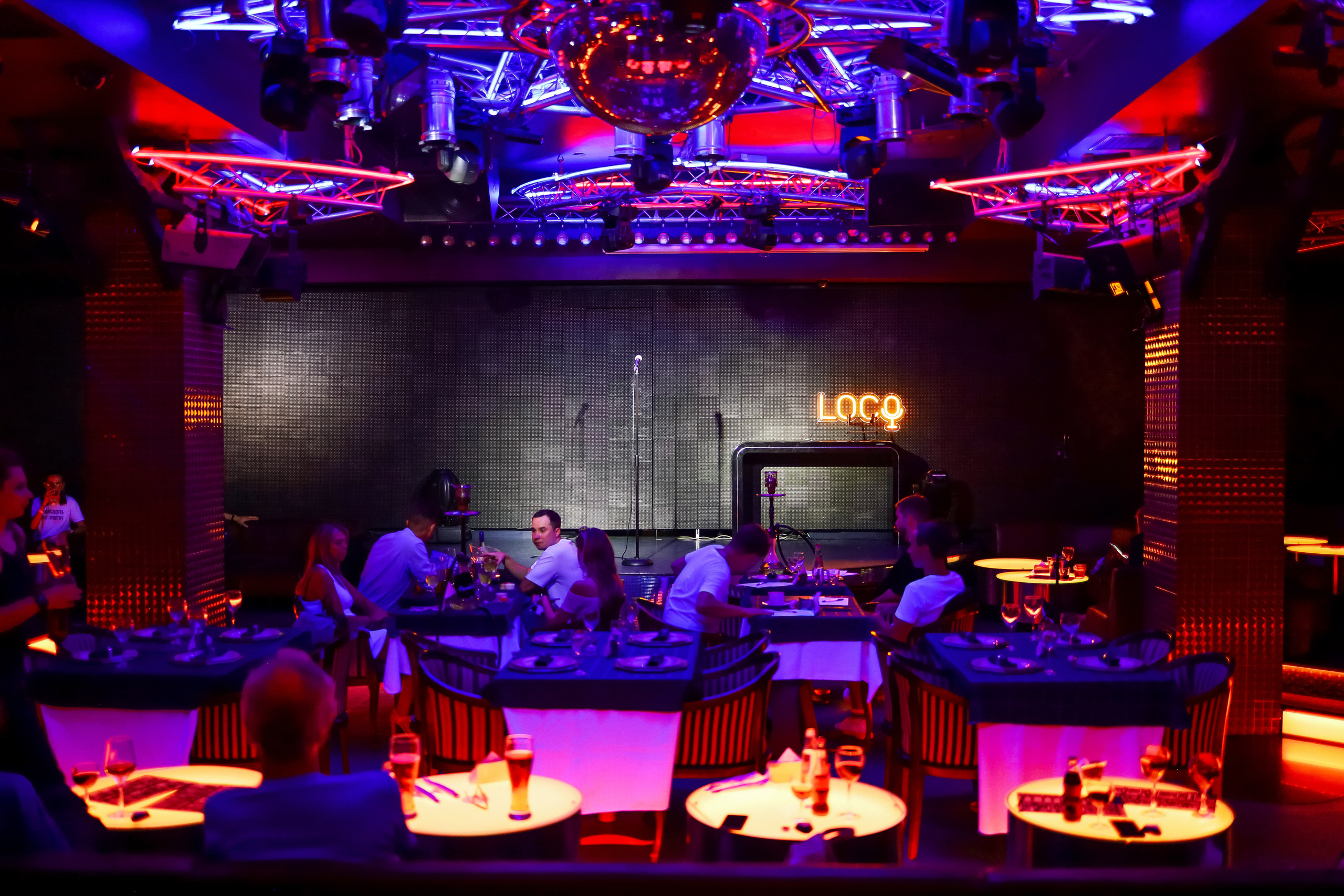 Стендап в Планете. Свадебный, семейный и детский фотограф в Калининграде Елена Кравцова