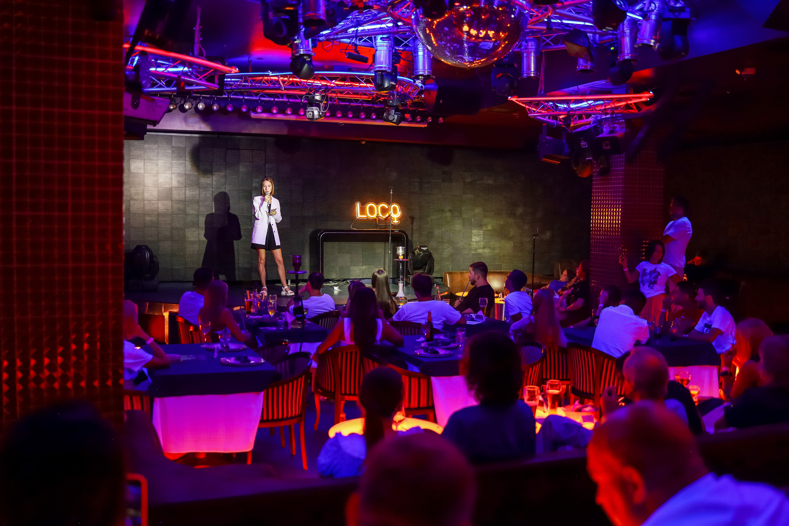 Стендап в Планете. Свадебный, семейный и детский фотограф в Калининграде Елена Кравцова