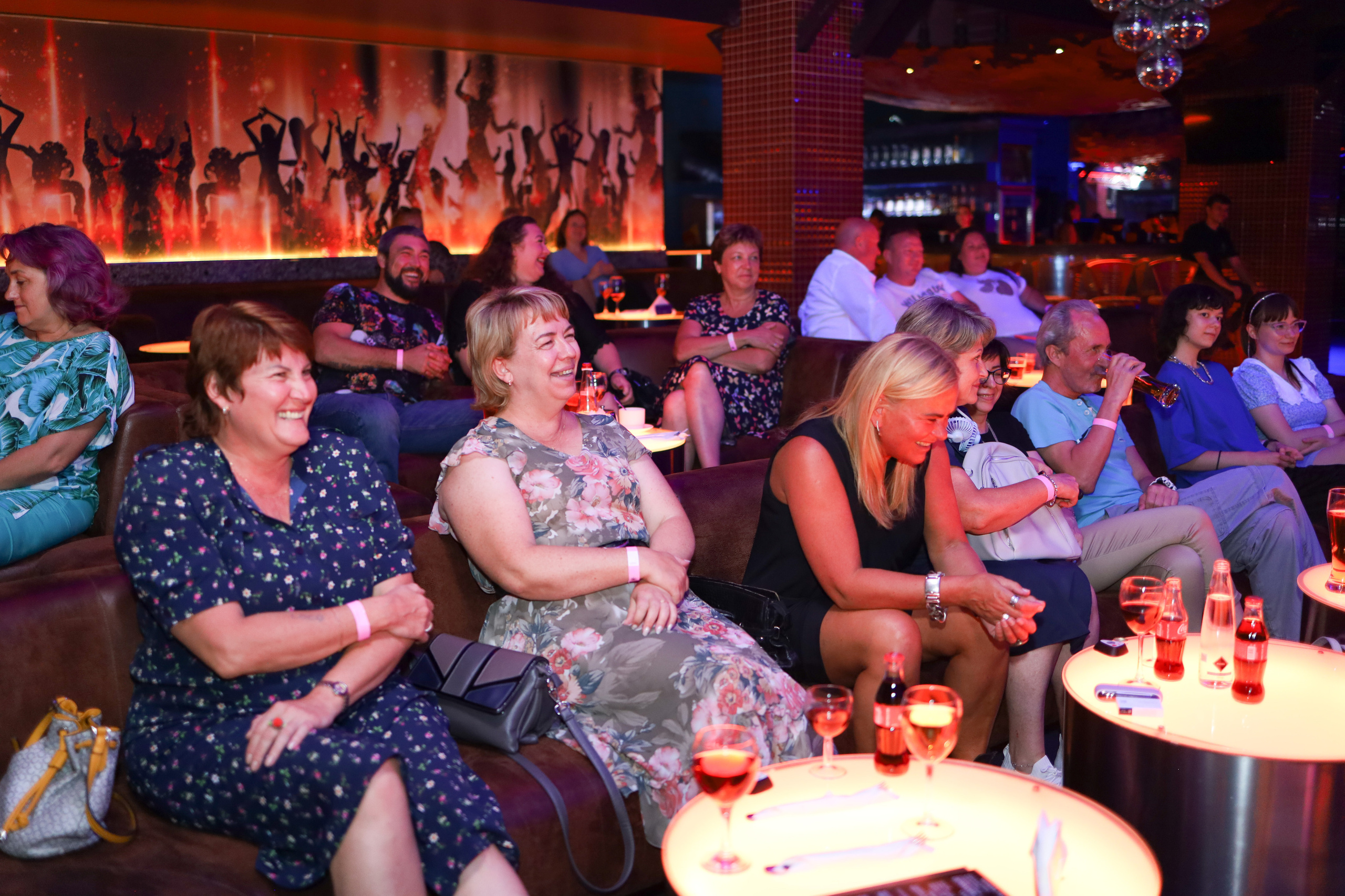 Стендап в Планете. Свадебный, семейный и детский фотограф в Калининграде Елена Кравцова