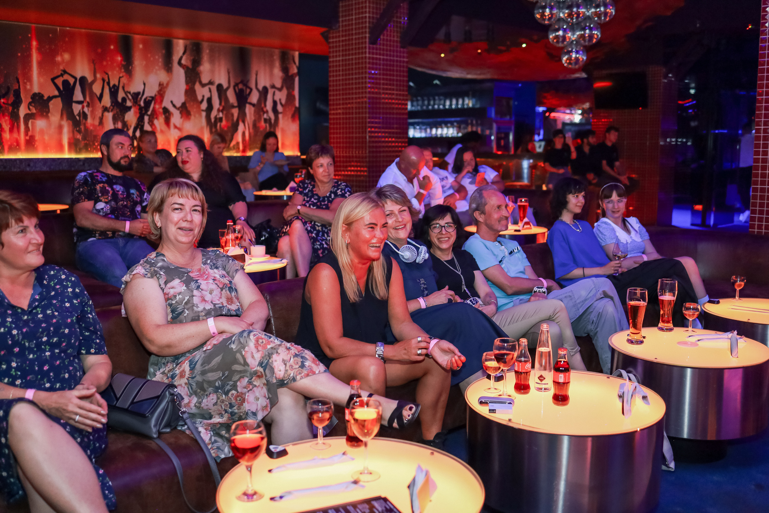 Стендап в Планете. Свадебный, семейный и детский фотограф в Калининграде Елена Кравцова