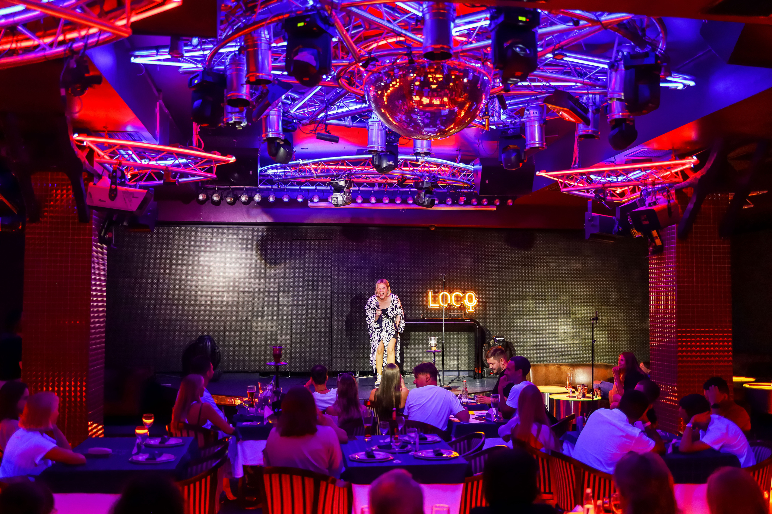 Стендап в Планете. Свадебный, семейный и детский фотограф в Калининграде Елена Кравцова