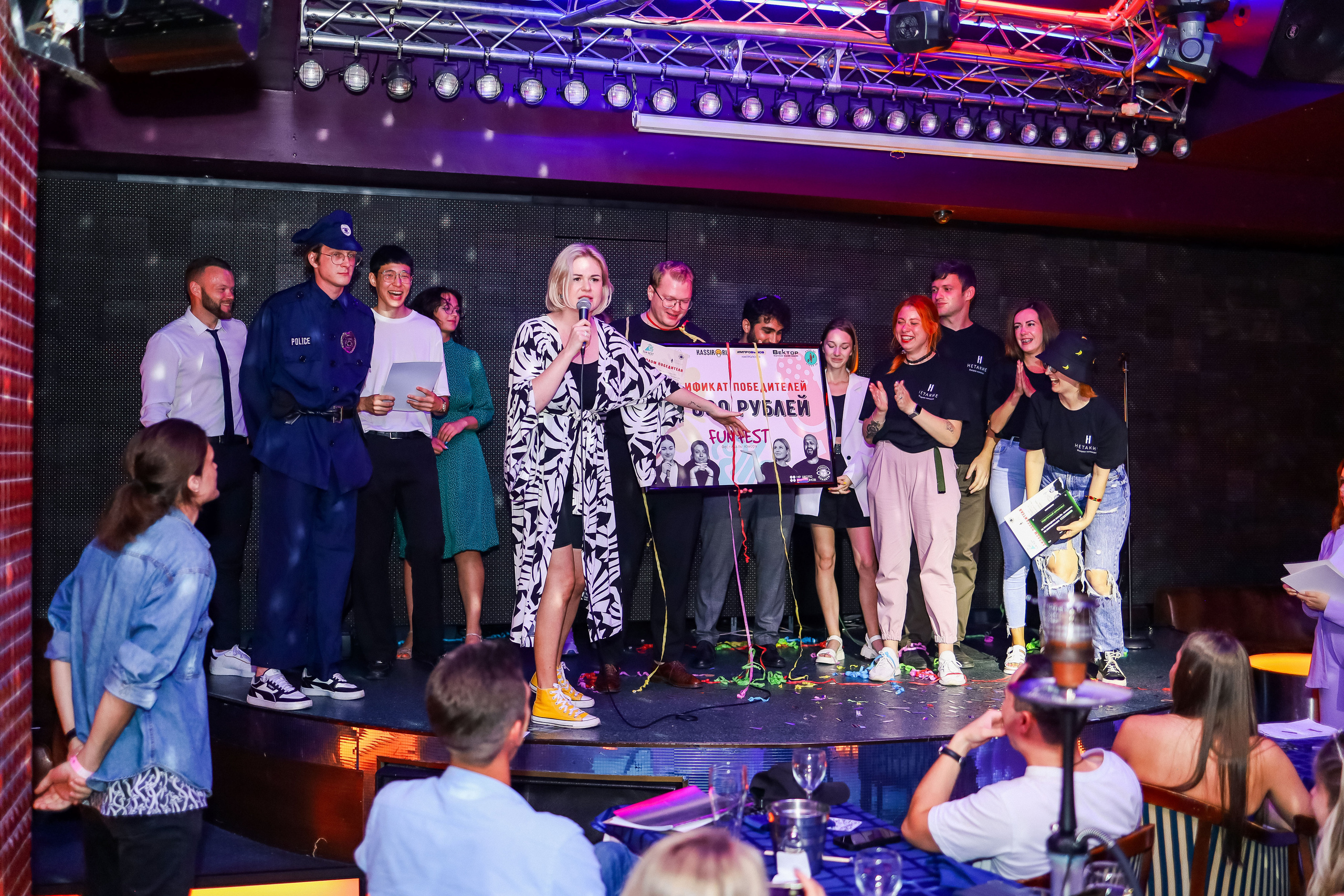 Стендап в Планете. Свадебный, семейный и детский фотограф в Калининграде Елена Кравцова