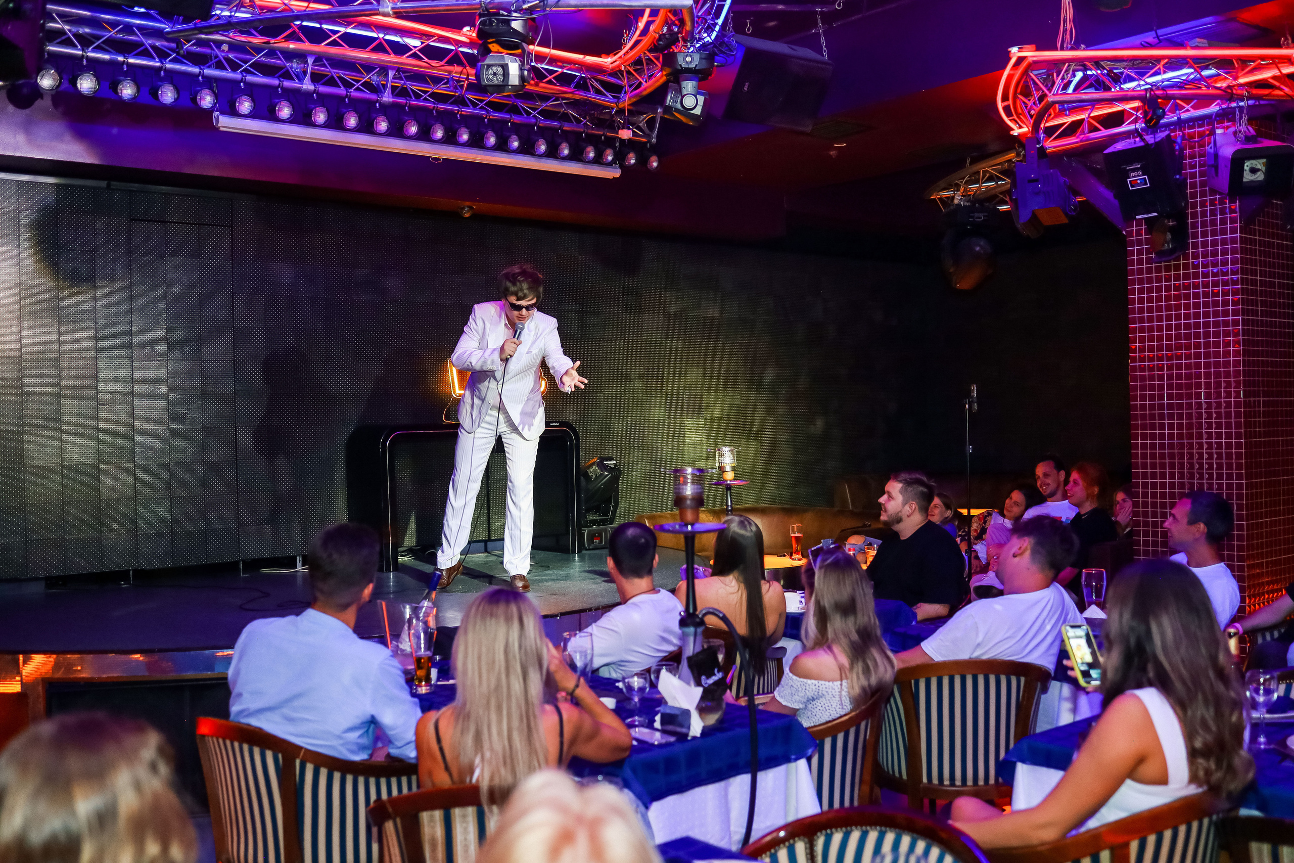 Стендап в Планете. Свадебный, семейный и детский фотограф в Калининграде Елена Кравцова