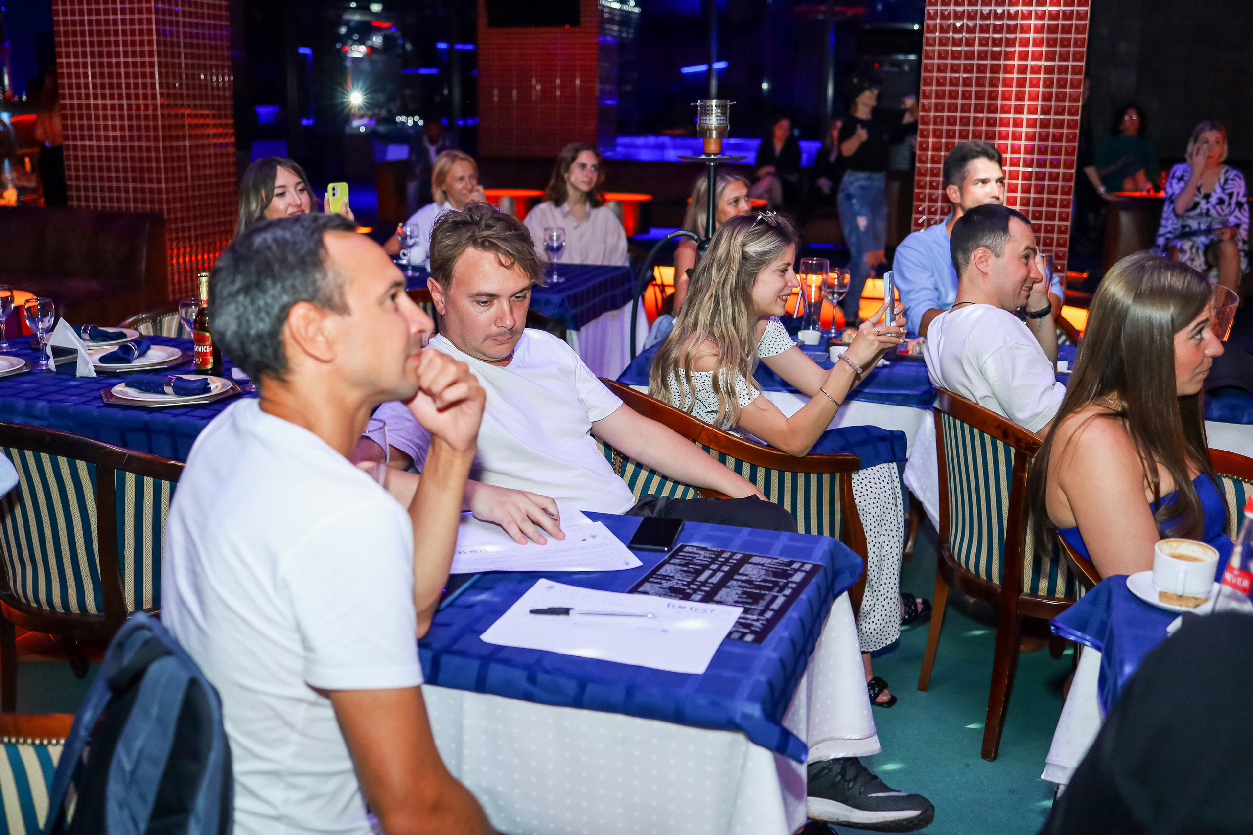 Стендап в Планете. Свадебный, семейный и детский фотограф в Калининграде Елена Кравцова