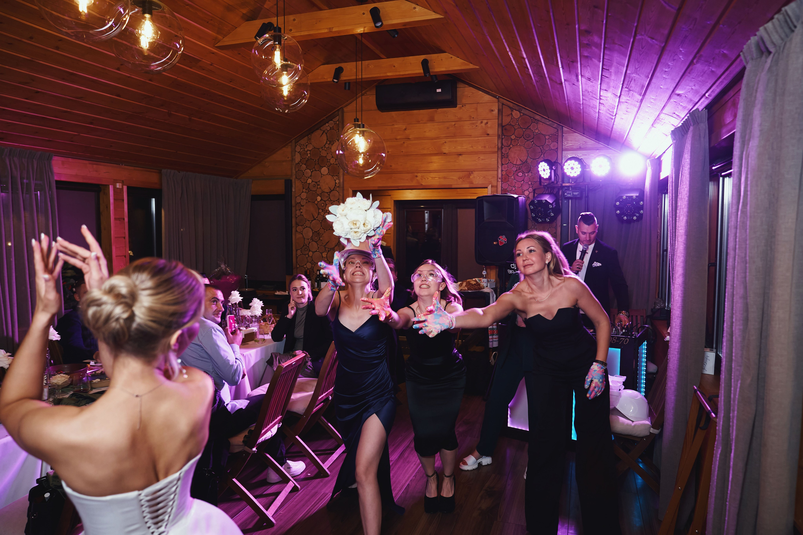 Свадьба Николая и Ирины в Золотом сазане, большая беседка