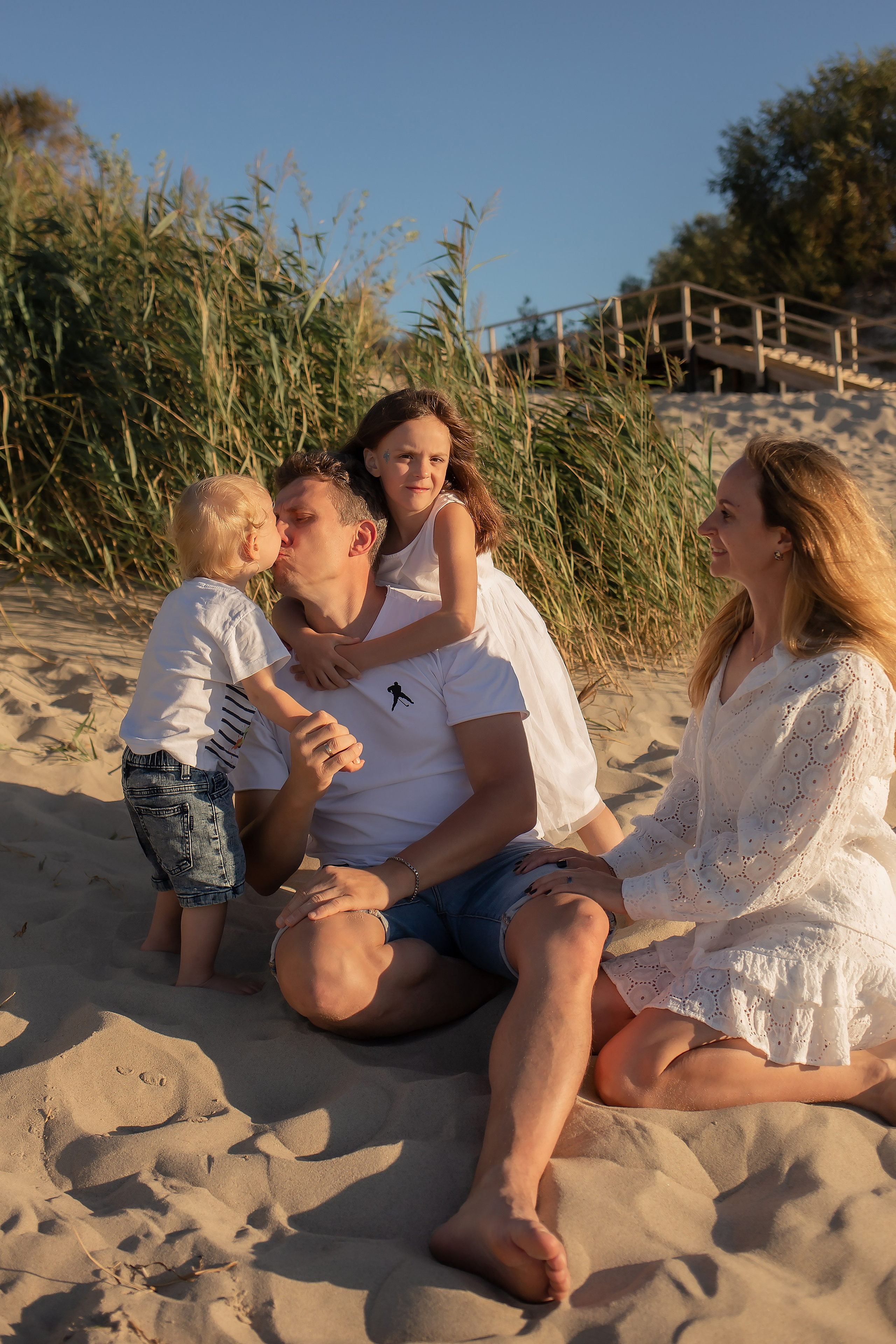 Иван, Ирина, Варя и Гордей. Малиновка. Фотограф в Калининграде Решетникова Алина