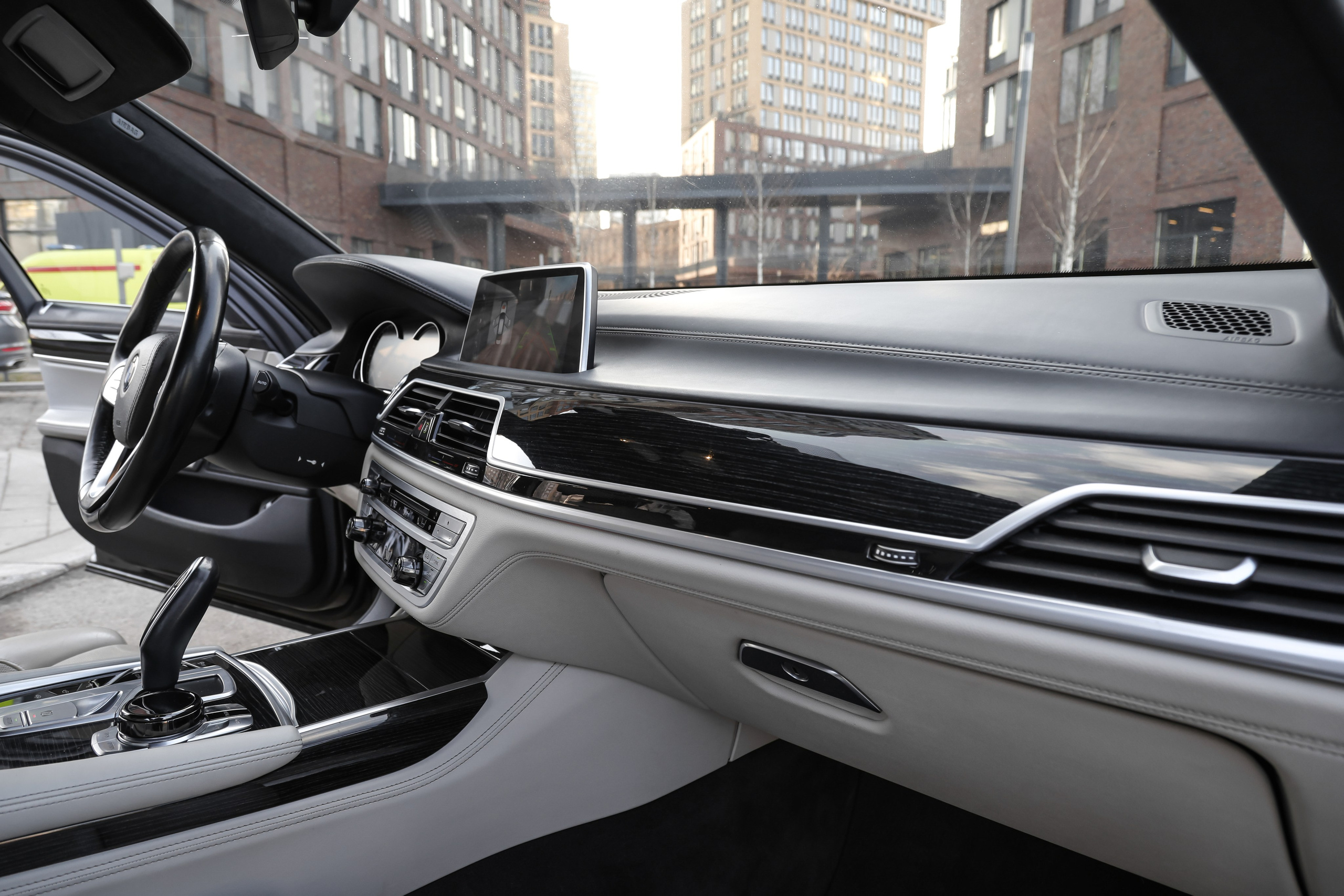 2017 BMW 750 Ld XDrive. Mixturecaptures