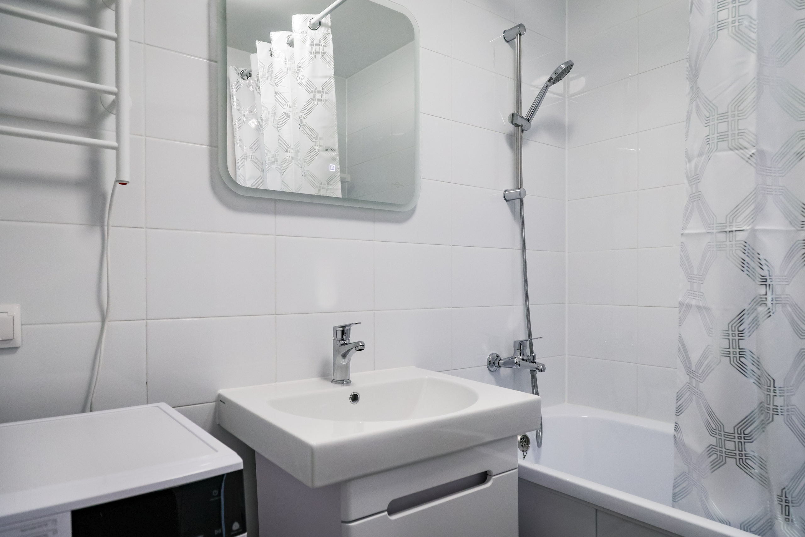 APARTMENT COMPLEX INTERIOR. Mixturecaptures