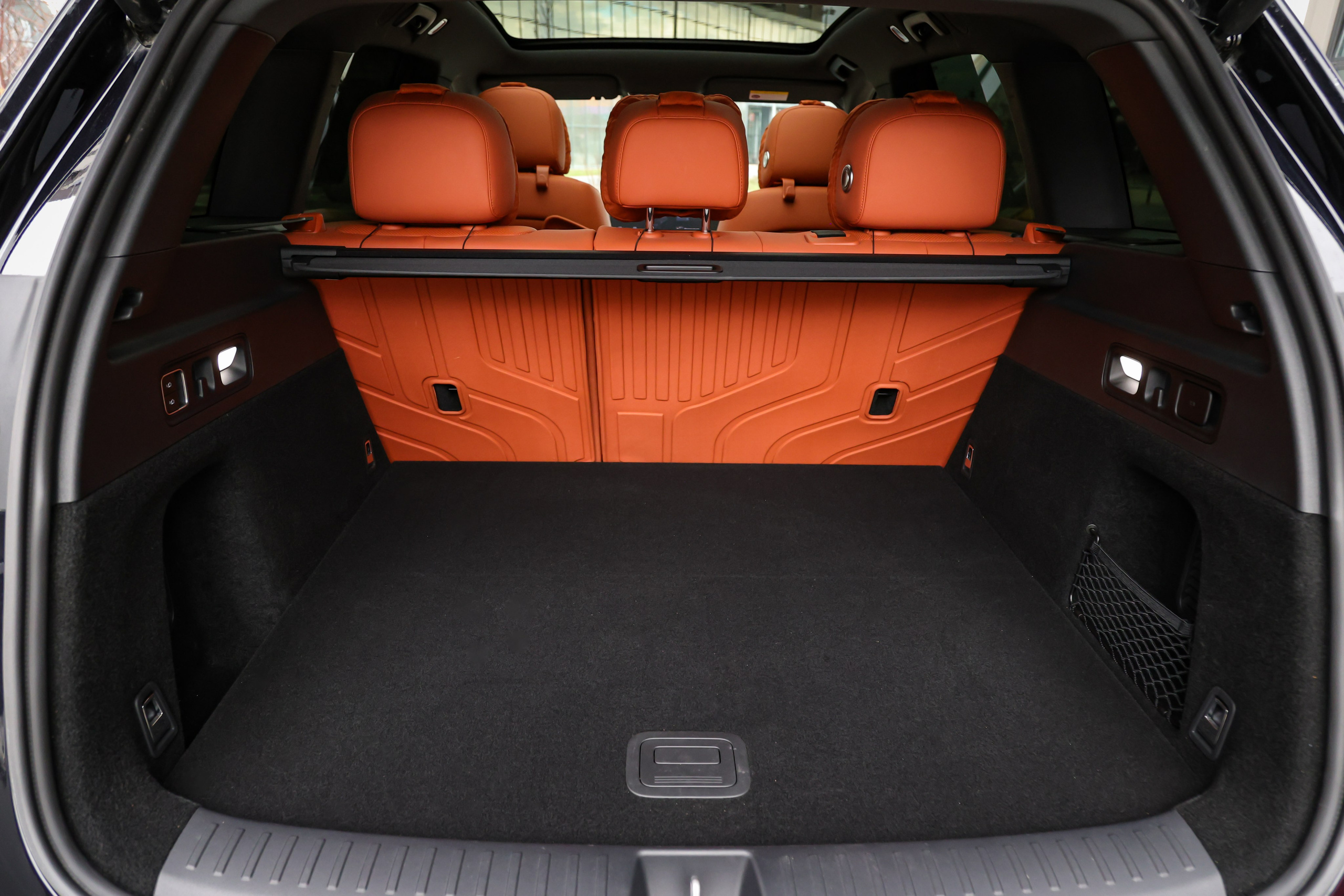 2024 LIXIANG L6. Mixturecaptures