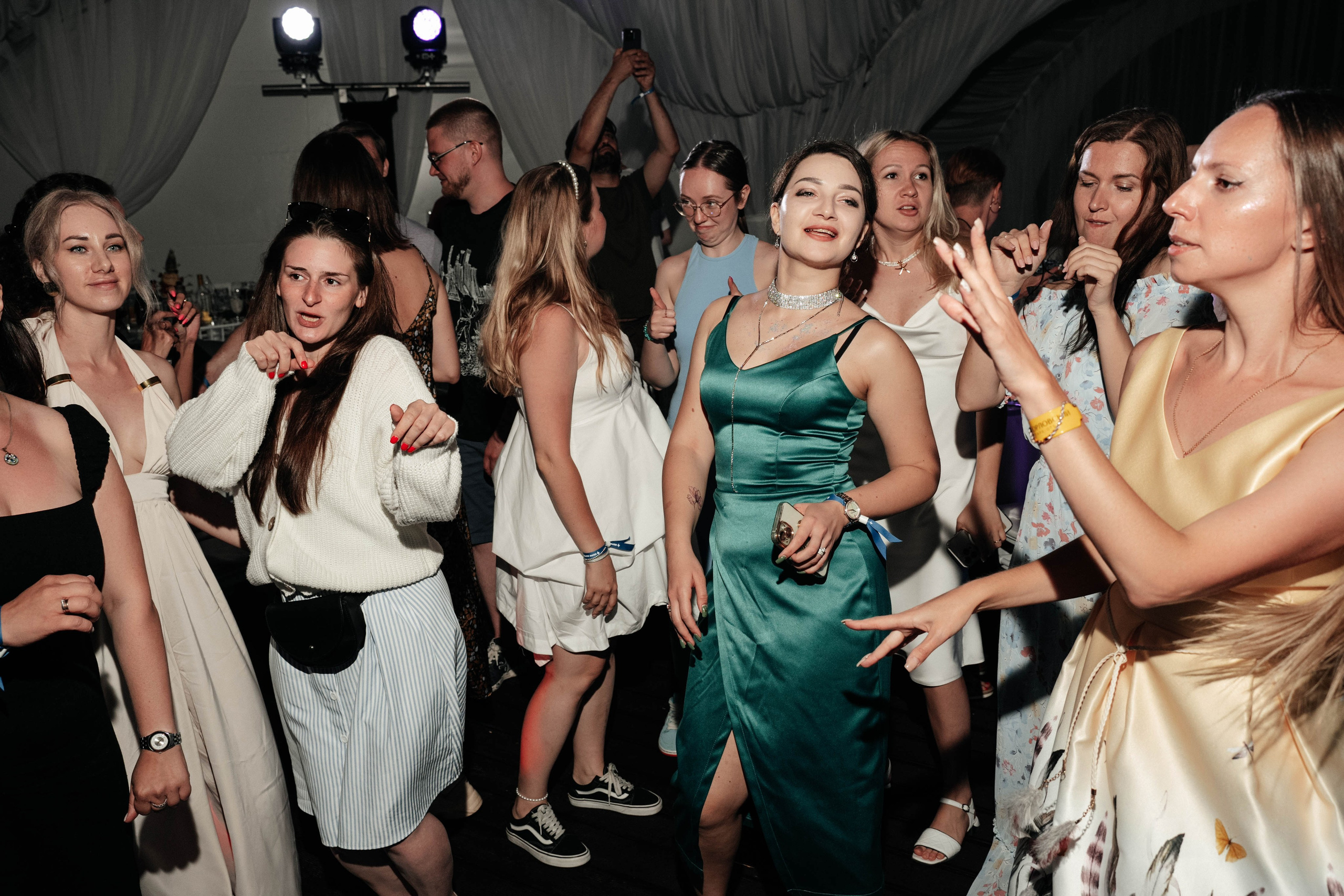 Бери заряд. Свадебный фотограф Москва Александра Аверкова