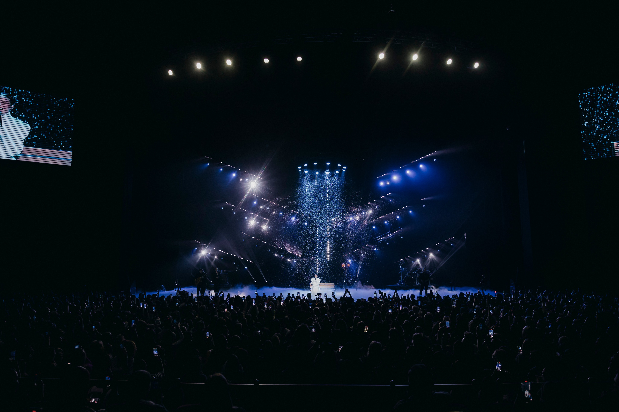 Ева Власова: «Танцуй вопреки», Crocus City Hall. «Птичка на проводе»: информационный портал в Москве