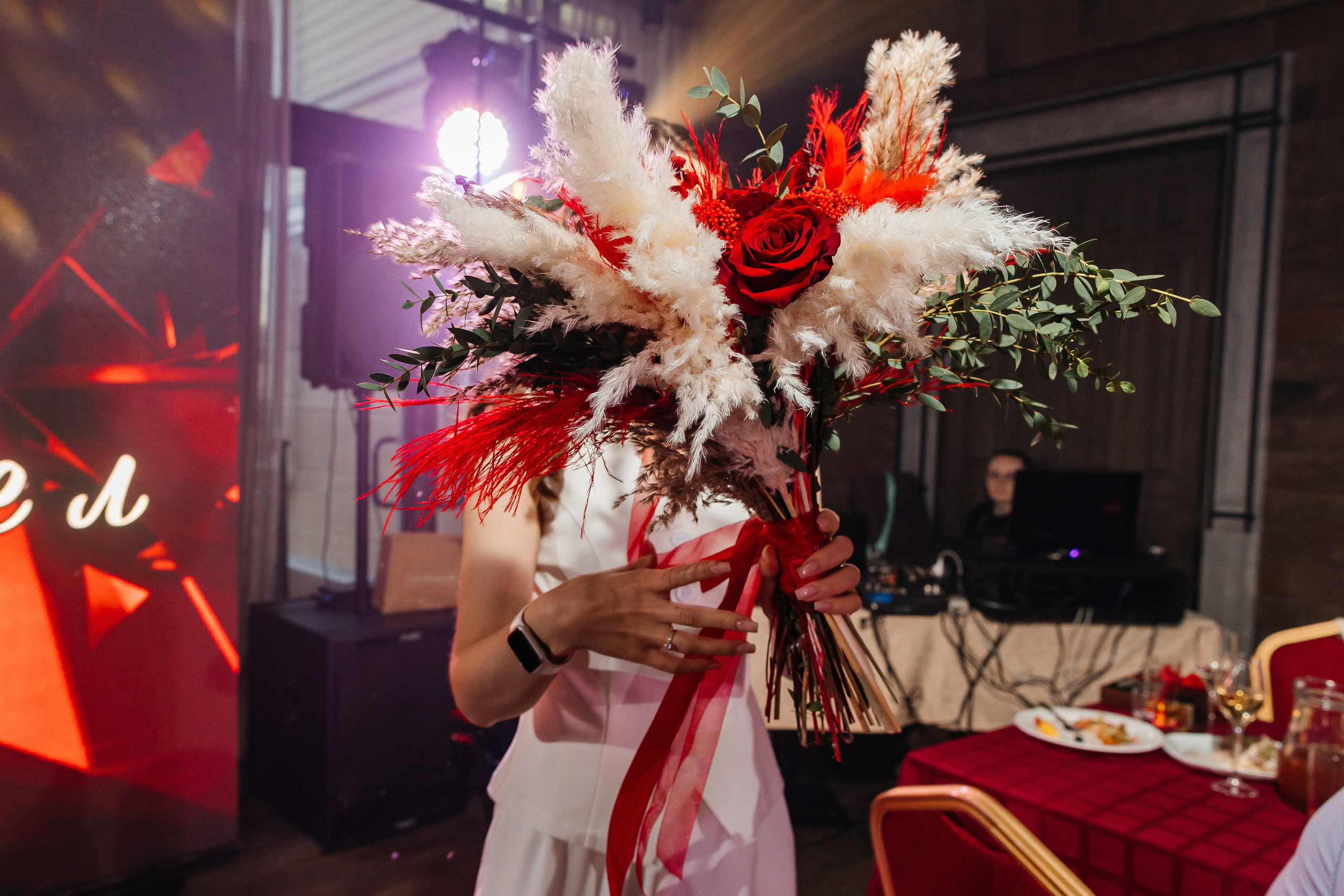 Грандиозное свадебное событие в уютном ресторане. Олег Сверчков | Свадебный фотограф Вологда