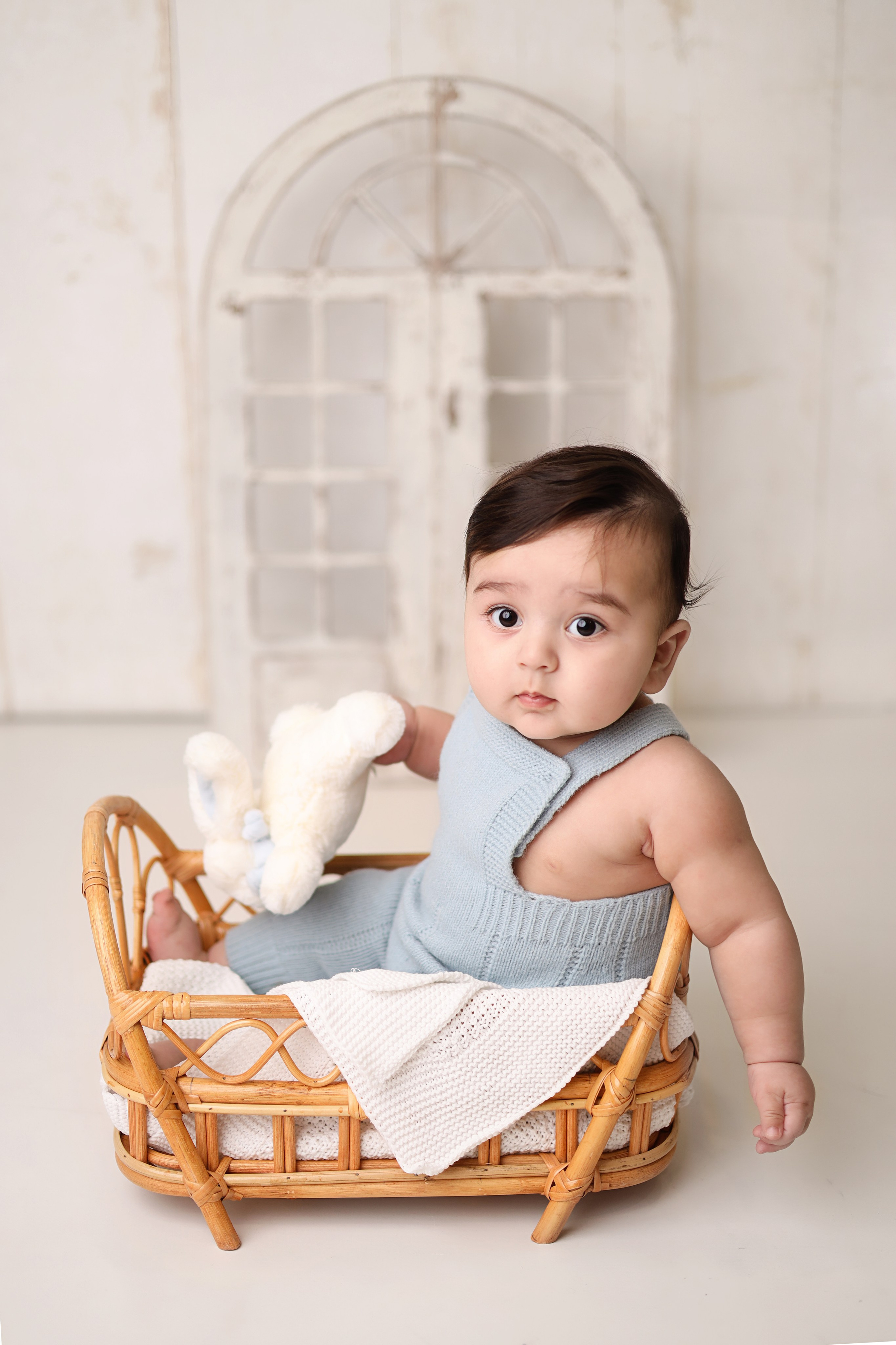 Азнавуру 6 месяцев. Фотограф новорожденных Москва. Ньюборн фотограф Москва