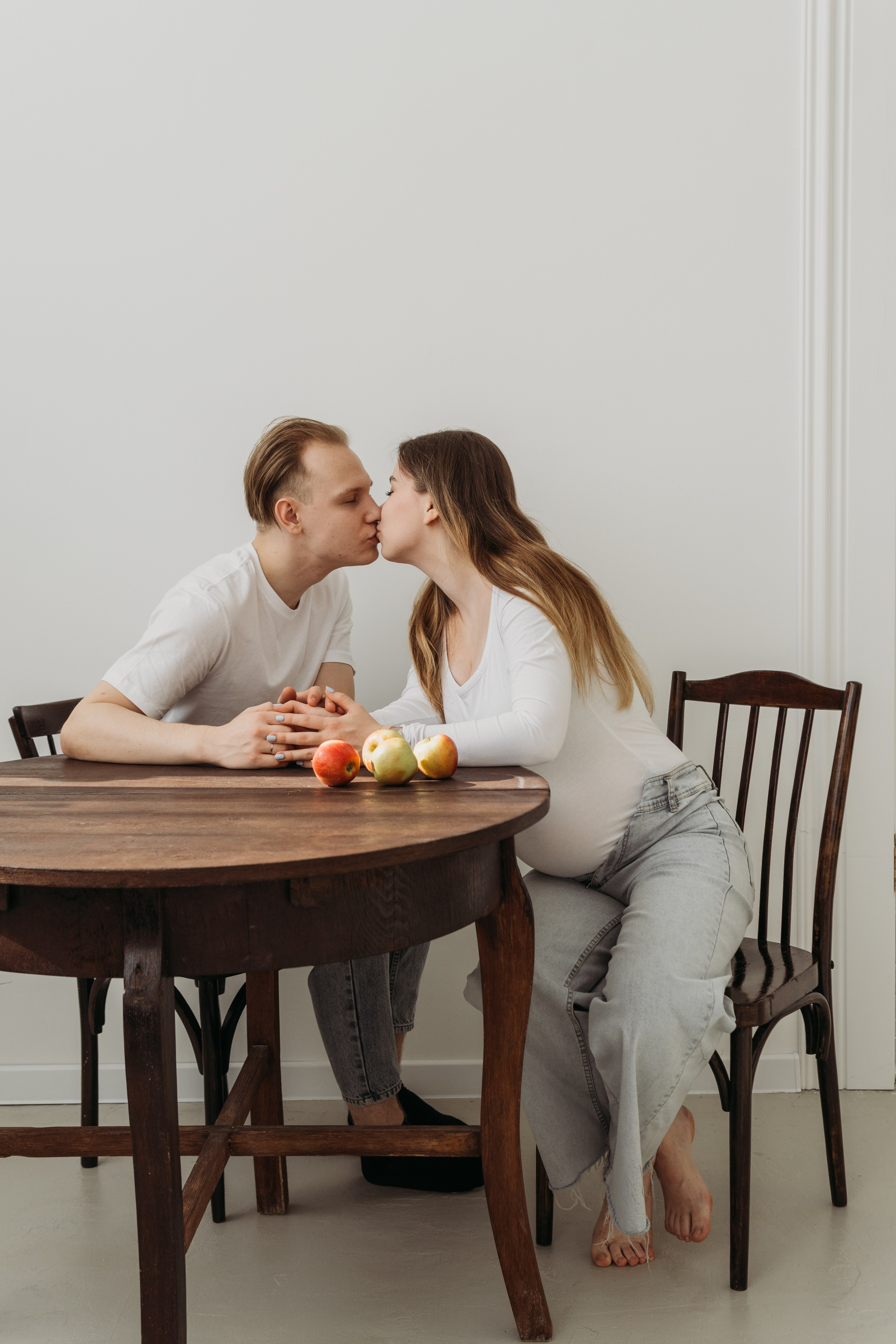 Maksim & Viktorya. Я — Алёна и я фотографирую красиво (е)