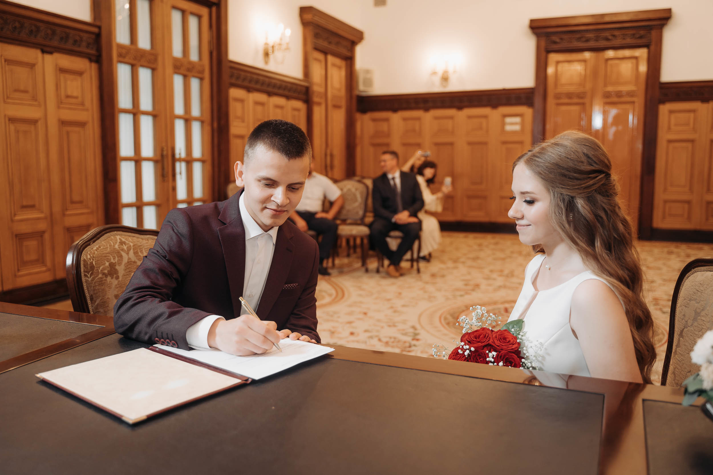 Стоимость услуг свадебной фотосессии (ЗАГС+прогулка) в Москве и МО