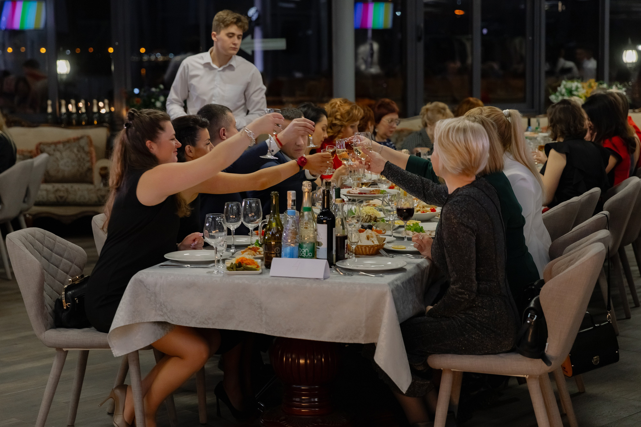 Корпоративная новогодняя фотосъемка для BELARUSBANK в Ресторане «Урарту». Свадебный фотограф в Минске/Беларуси Сергей Спиридонов