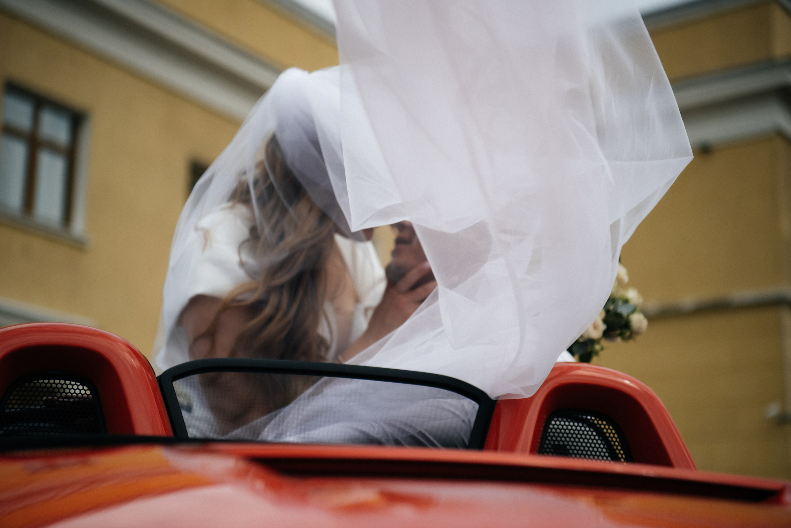 alt="Свадебная фотосессия в Барнауле. Свадебный фотограф Анна Глухова"