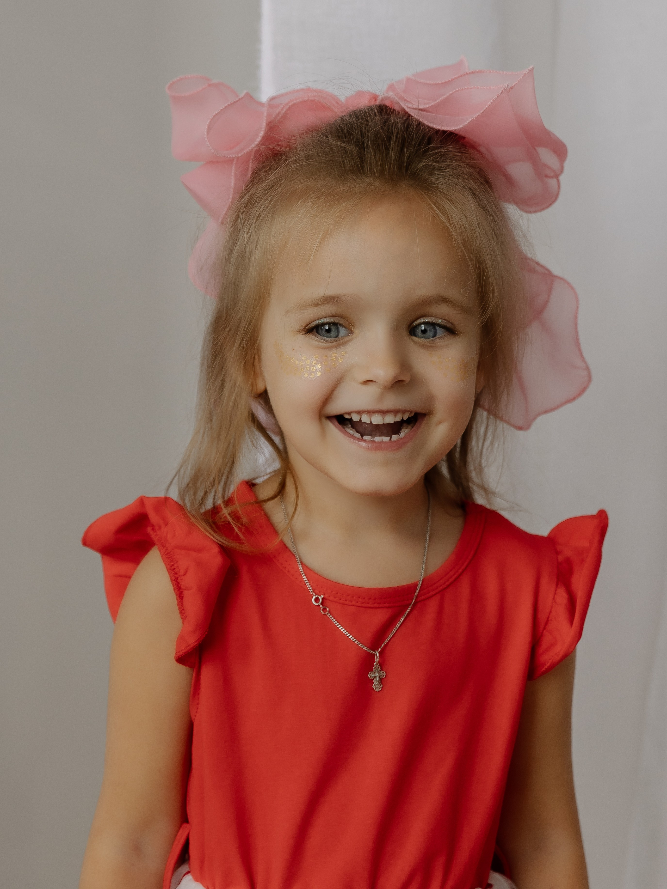 Семейная фотосессия в студии. СВАДЕБНЫЙ ФОТОГРАФ ЧЕЛЯБИНСК