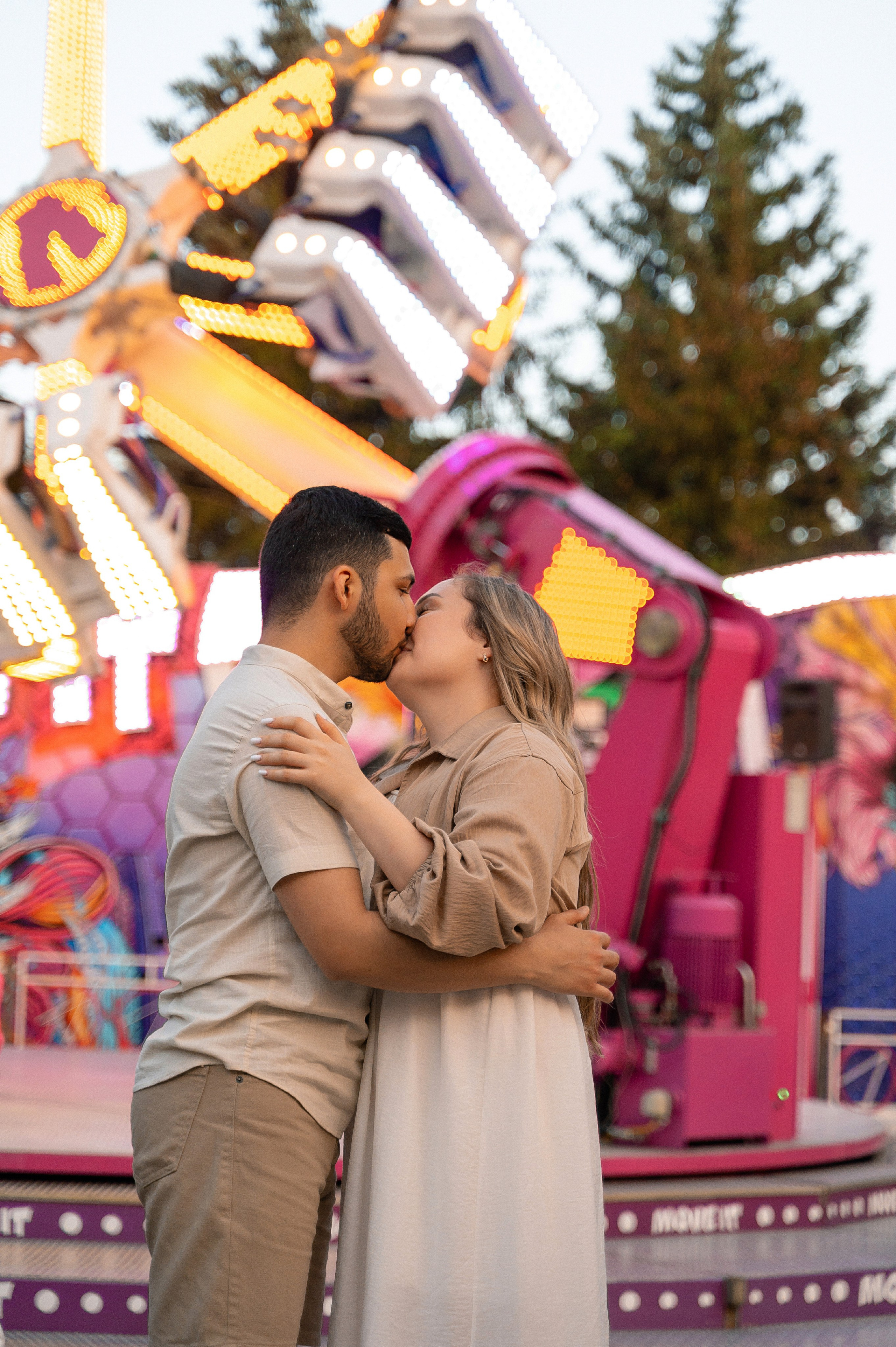 Съемка love story в парке аттракционов. Свадебный и семейный фотограф в Чебоксарах Ирина Левнер