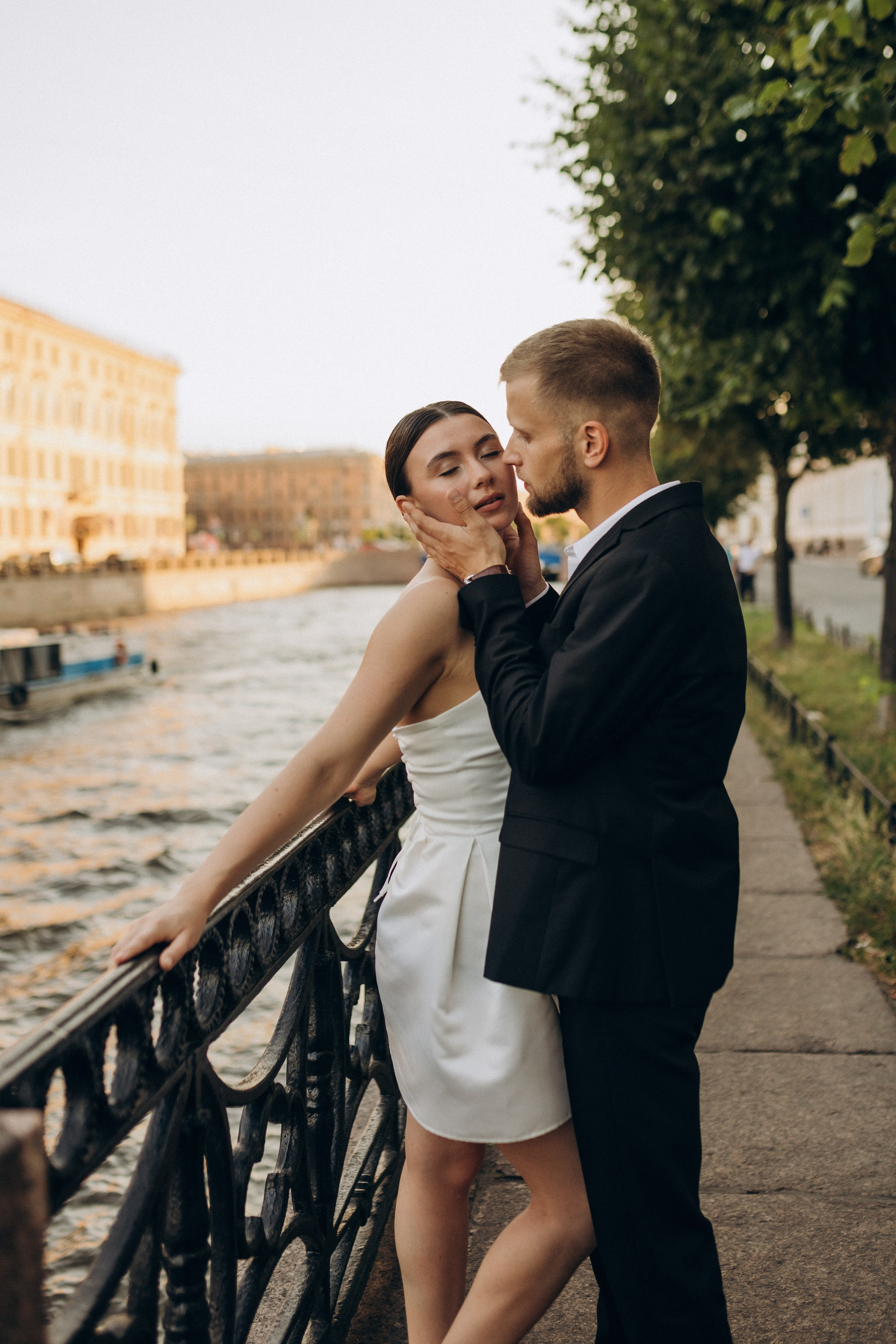 Костя и Лиза|прогулка + катер. Свадебный и love story фотограф в Санкт-Петербурге