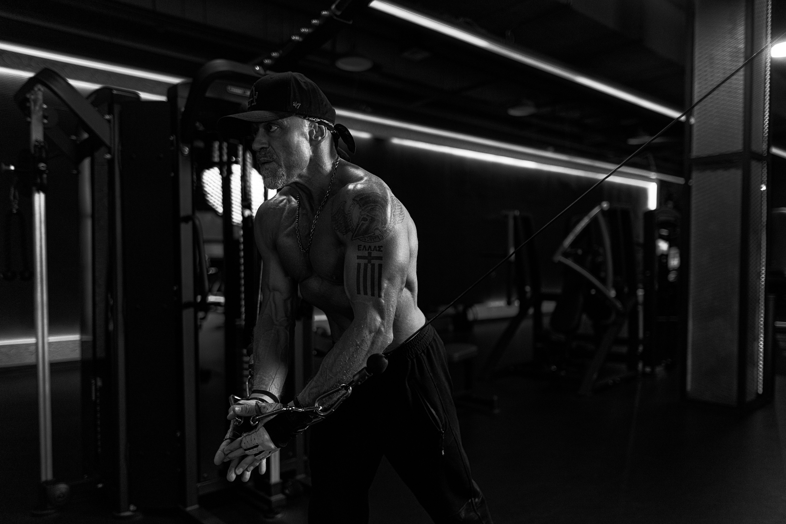 Съемка с Александром в тренажерном зале для контента. Дмитрий Шульгин, портретный фотограф в Воронеже