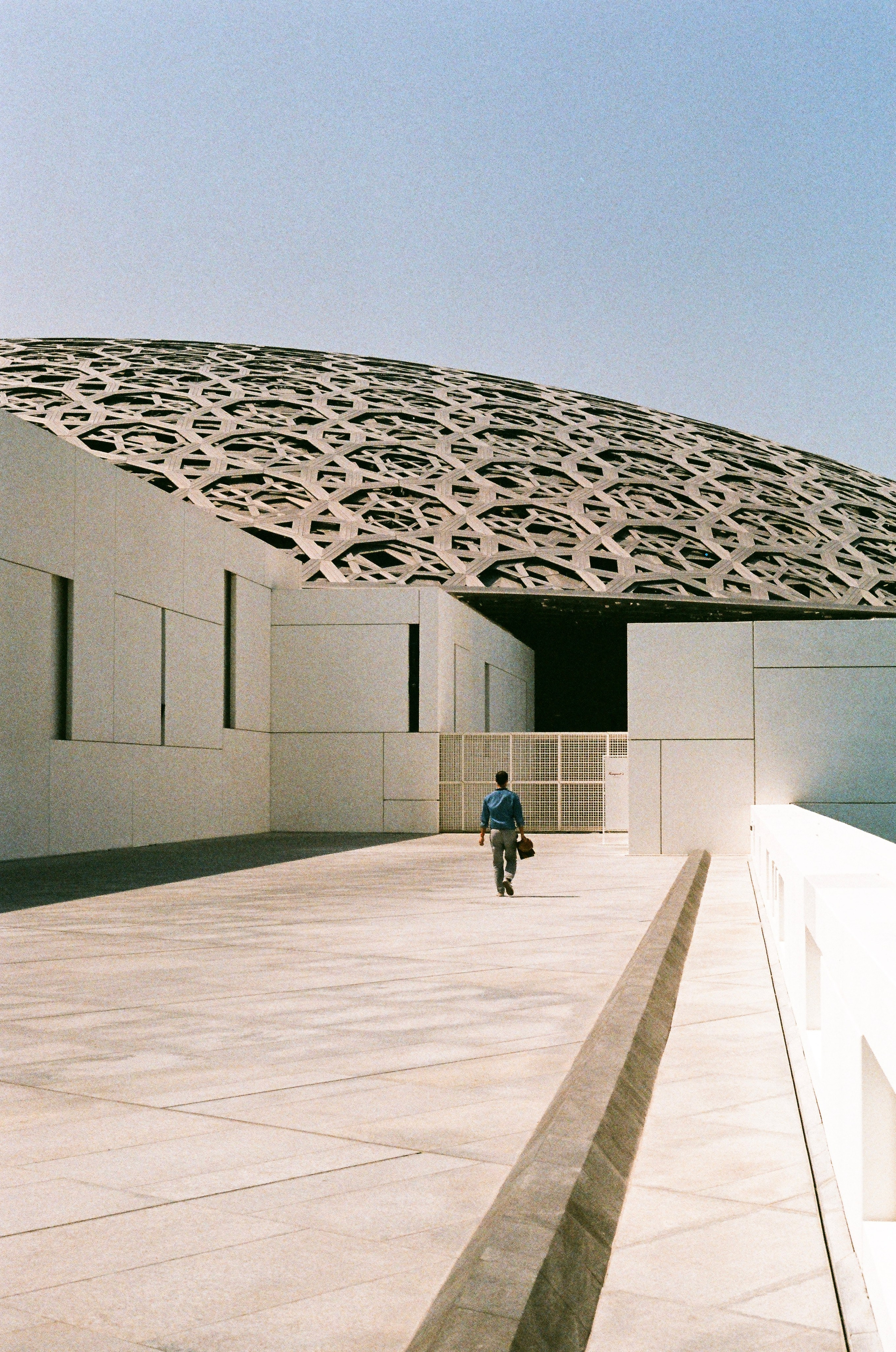 Louvre Abu Dhabi. Tatiana Darina — film photographer in St. Petersburg