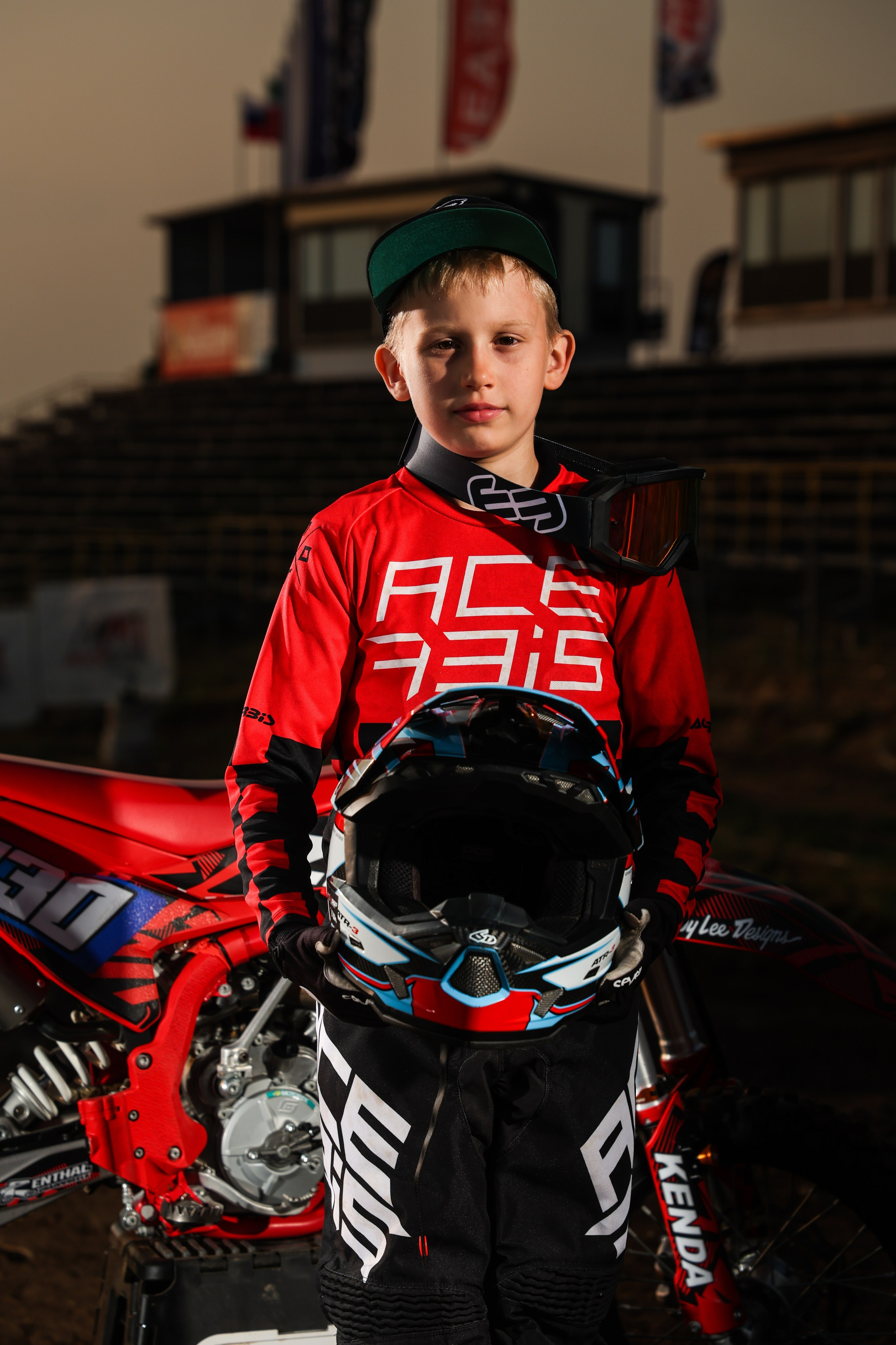 Назаров TEAM. Спортивный фотограф в Сочи Красной поляне Сергей Канада