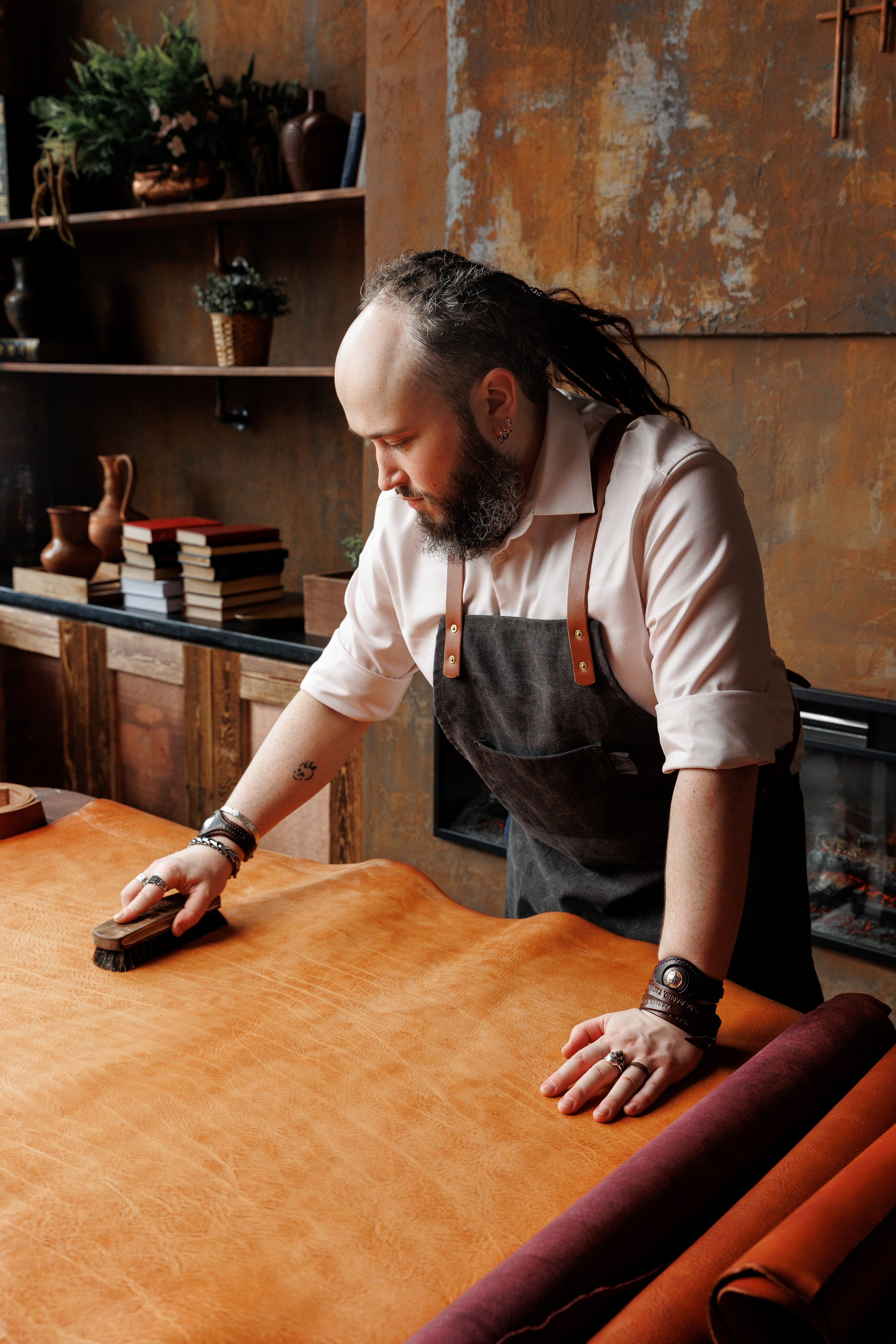 Андрей мастер по работе с кожей. Фотограф Щелково/ Москва Татьяна Жучкова