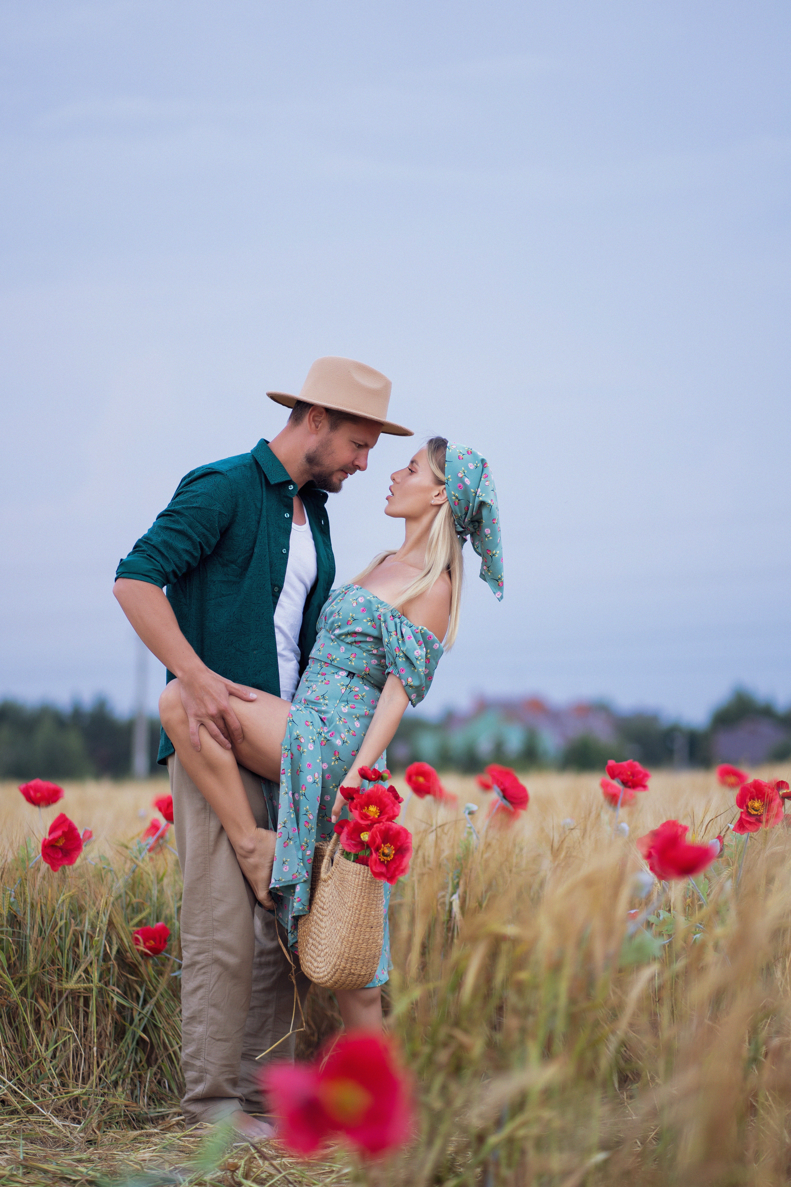 В поле. Портретный фотограф Москва Химки Субботина Екатерина