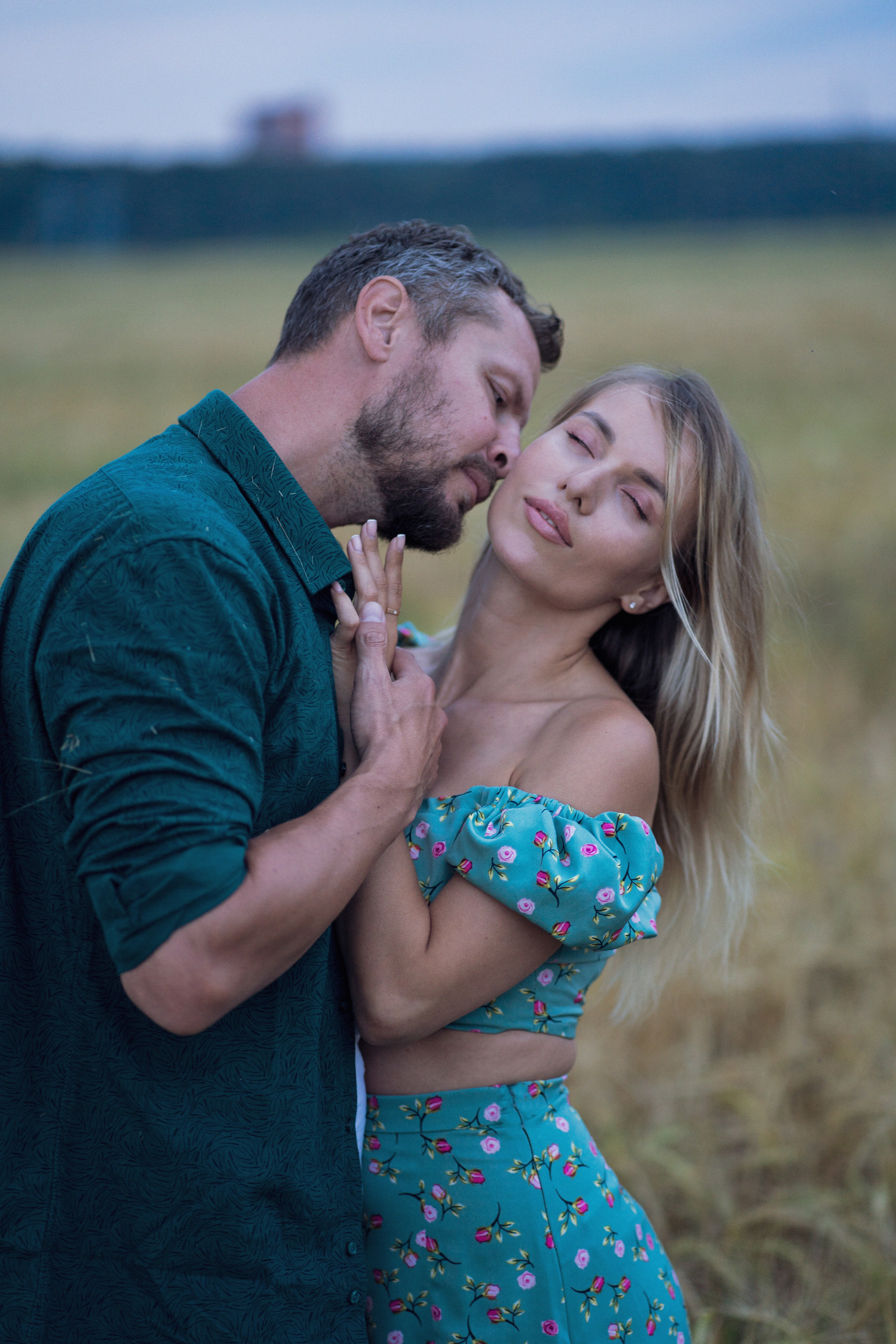 В поле. Портретный фотограф Москва Химки Субботина Екатерина