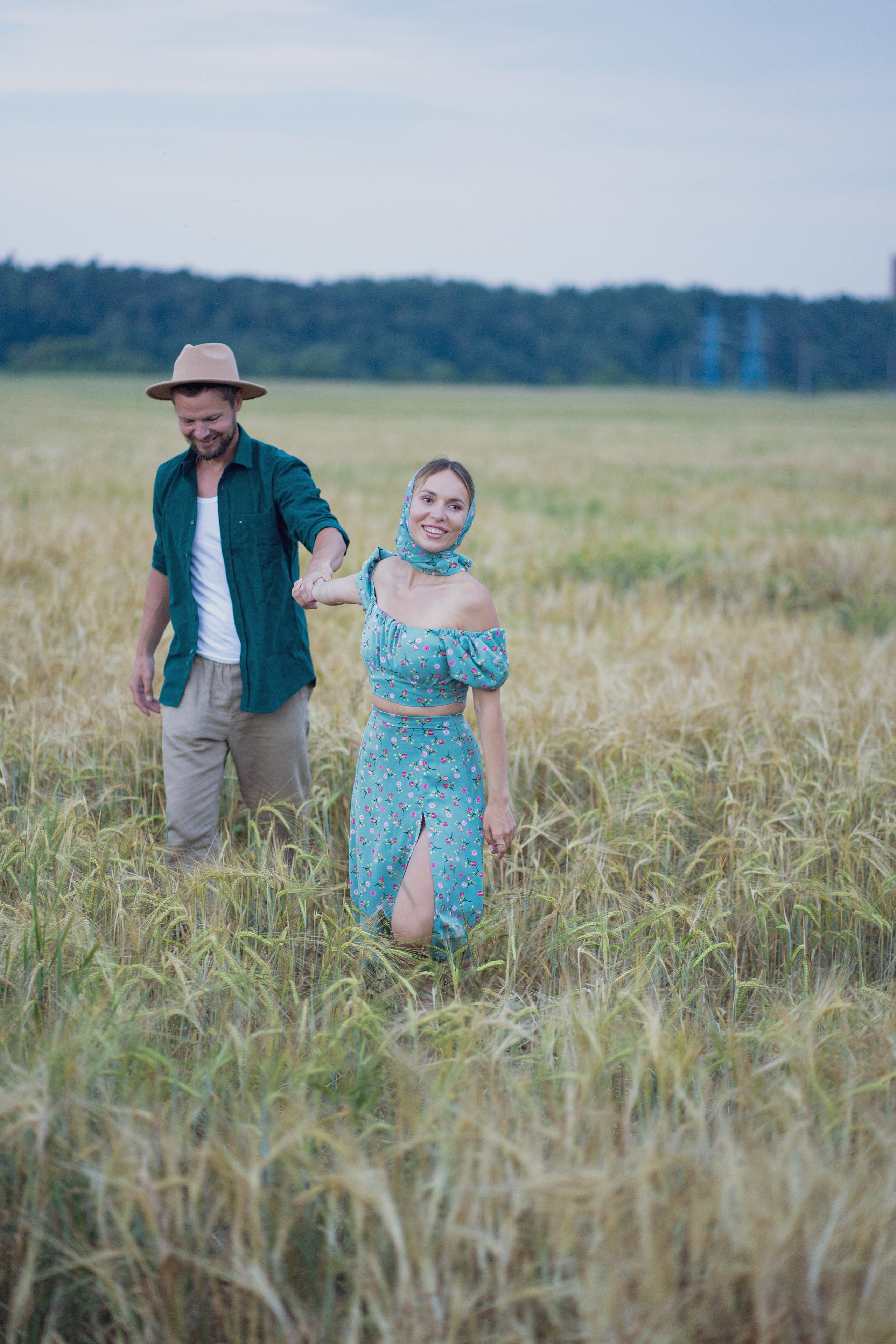 В поле. Портретный фотограф Москва Химки Субботина Екатерина