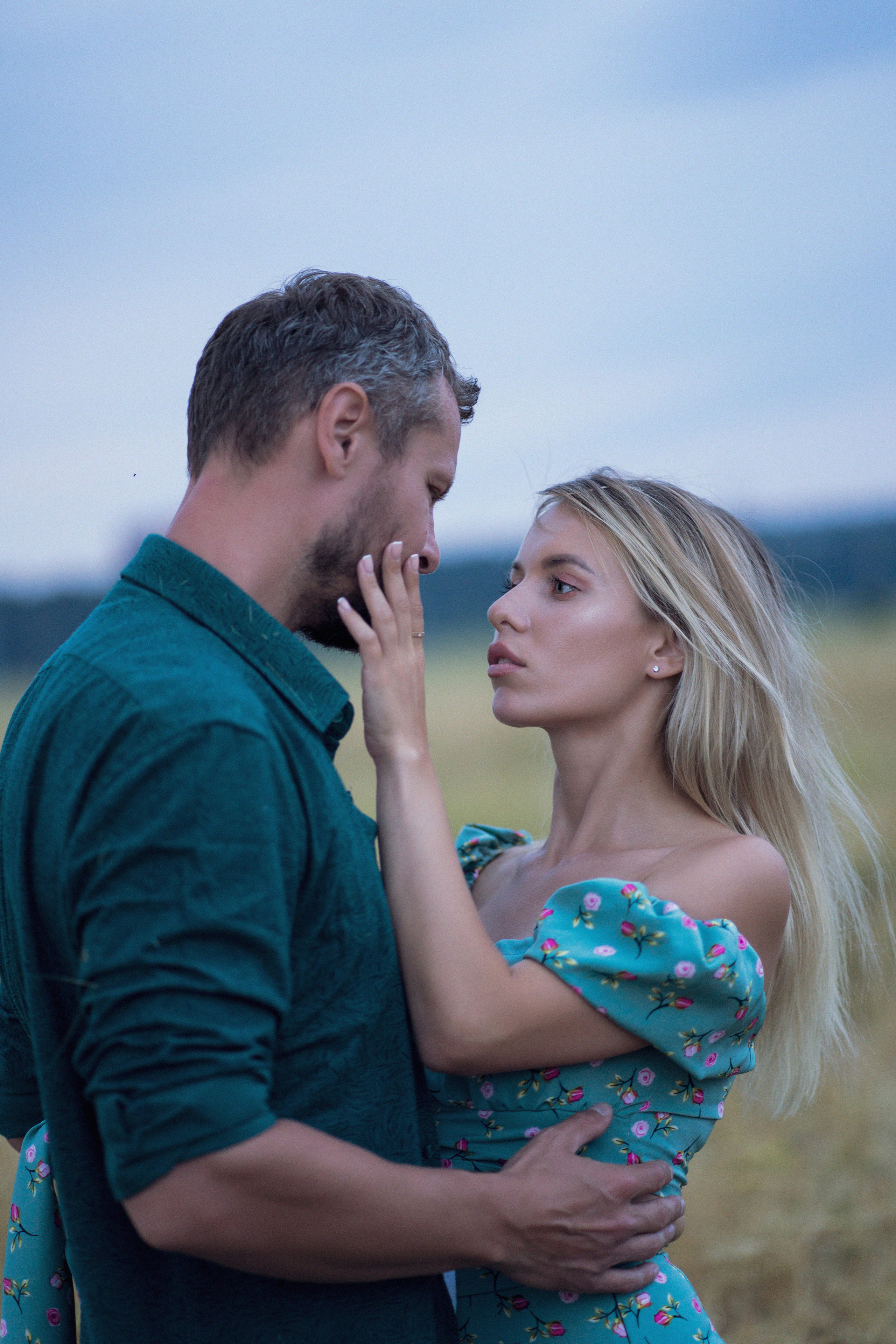 В поле. Портретный фотограф Москва Химки Субботина Екатерина