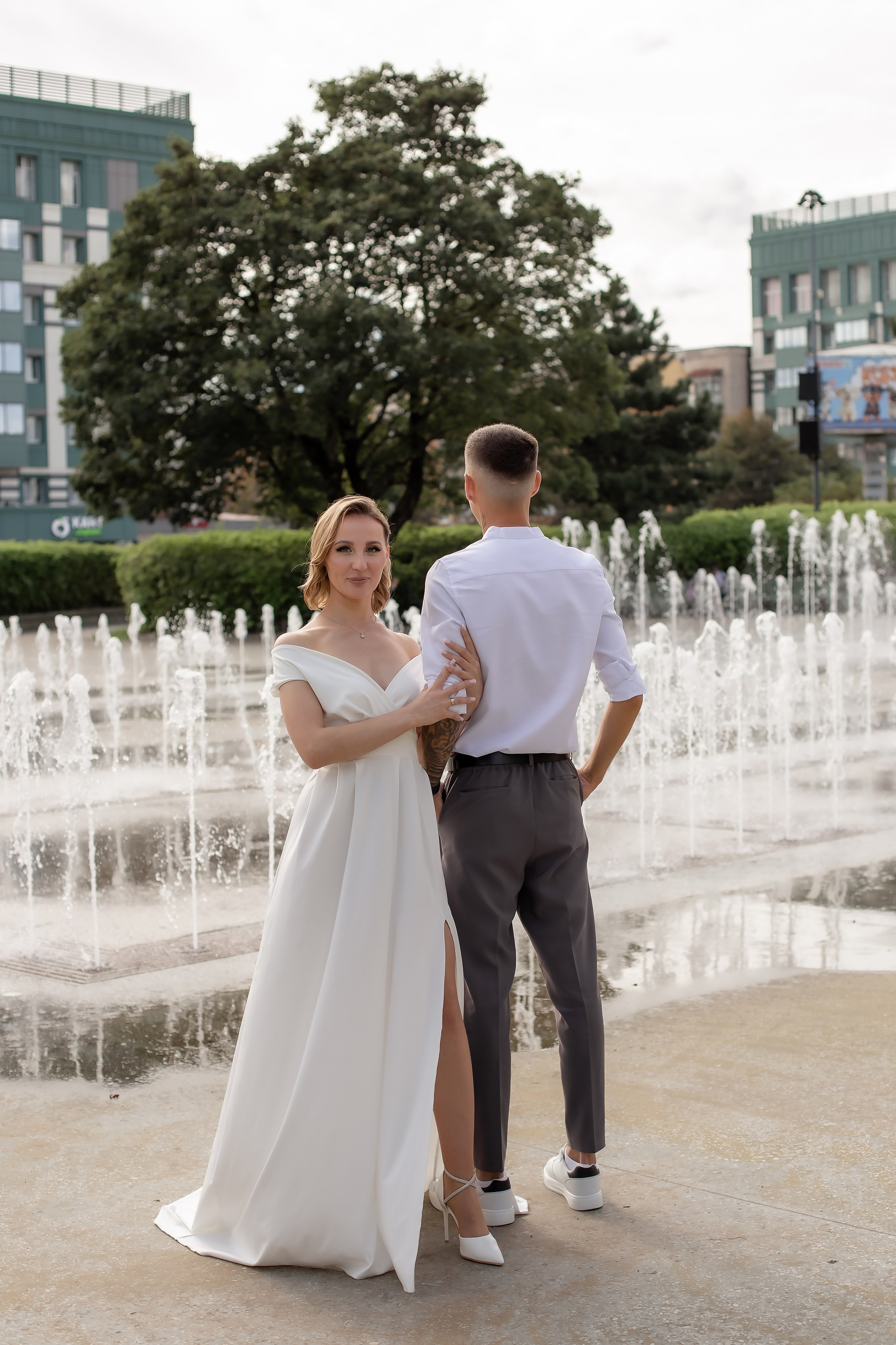 Саша и Вика. Биржевой сквер. Фотограф в Калининграде Решетникова Алина