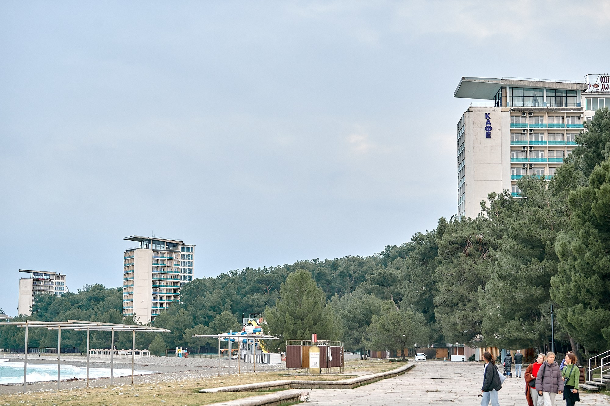 Пицунда, Абхазия. Декабрь 2024. Фотографии отовсюду и обо всем